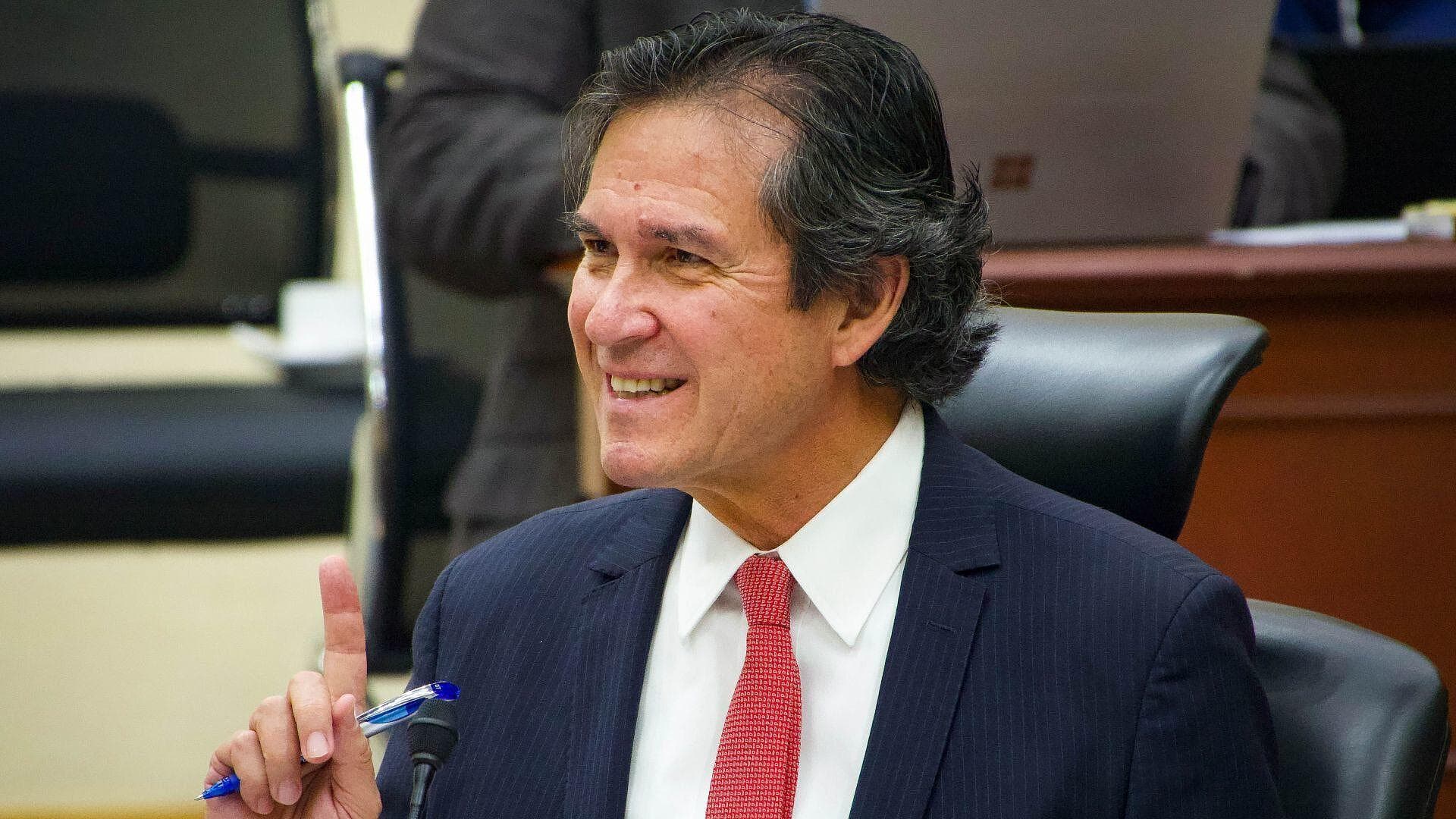 Renuncia Edmundo Jacobo a la Secretaría Ejecutiva del INE