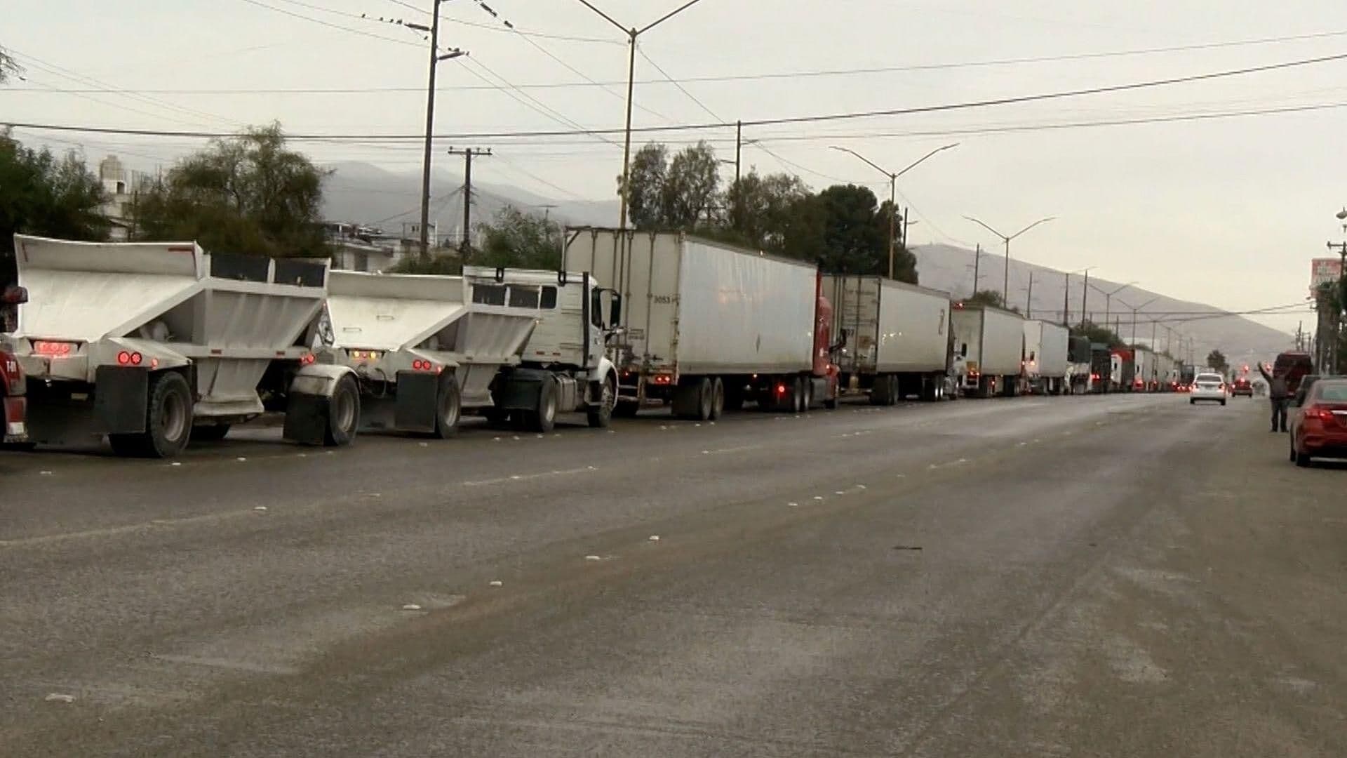 Garita de Otay: Filas de 36 km Retrasan Cruce Comercial y Generan Caos