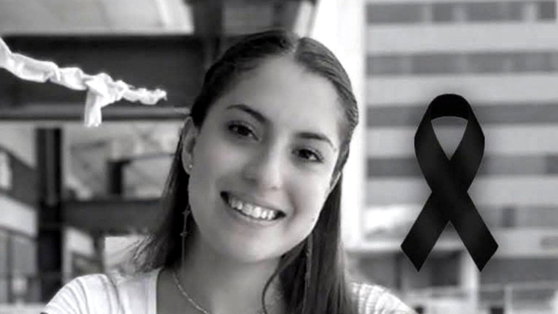 Familiares y Amigos Dan El Último Adiós a Ana Carolina en Monterrey, Nuevo León