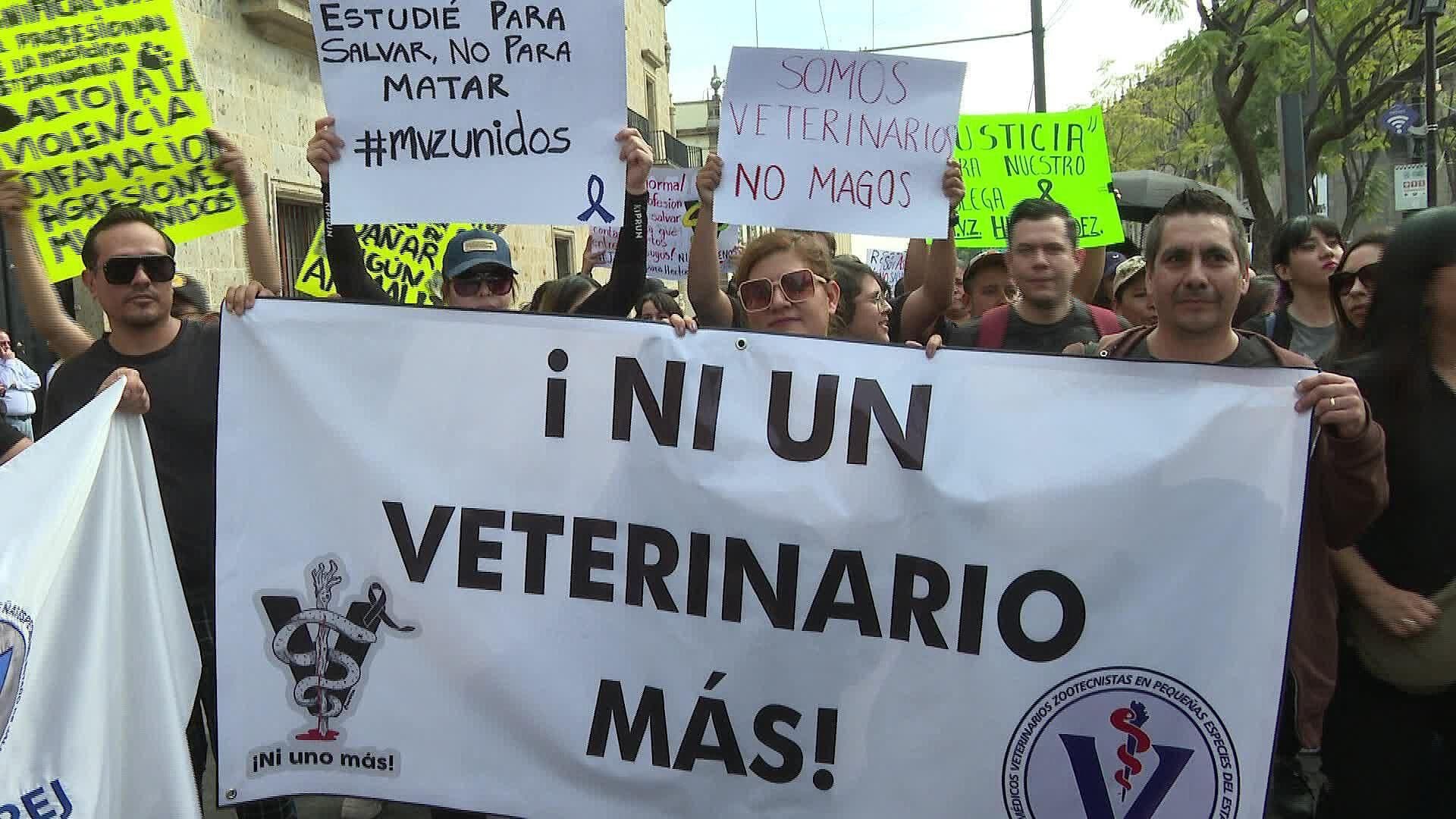 Veterinarios de Jalisco se unen a Manifestación Nacional por la Muerte de Héctor Hernández