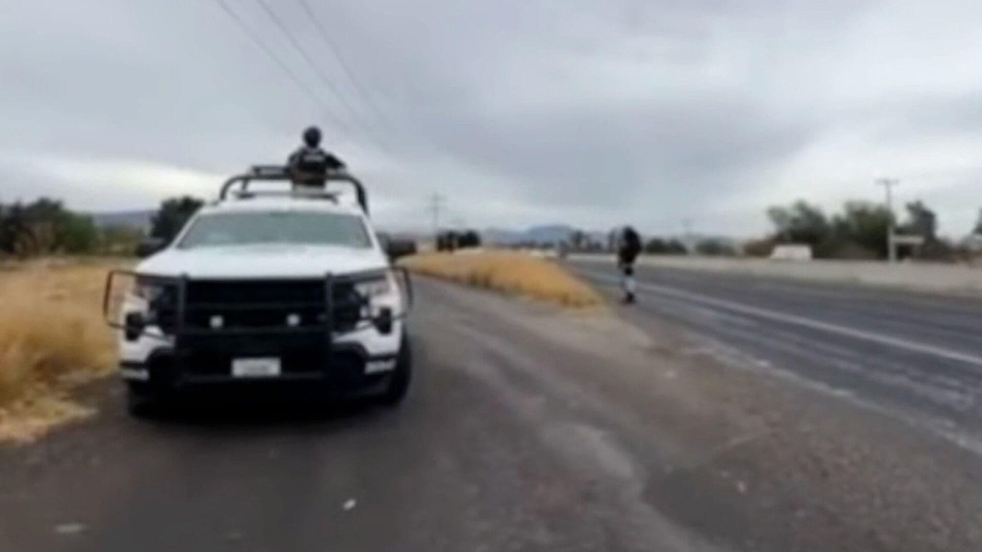Encuentran Dos Cuerpos Sin Vida A un Costado de la Carretera de Tarimoro
