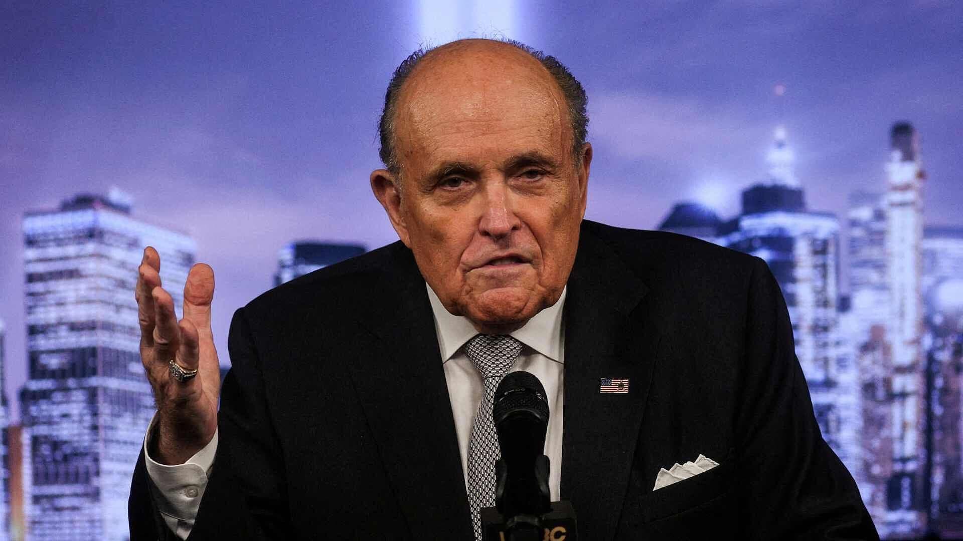 Demandan a Rudy Giuliani por Agresión Sexual