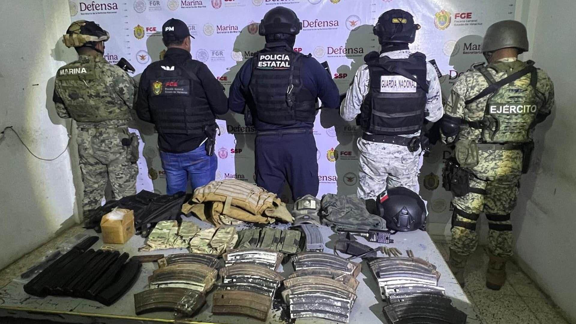 Aseguran Armas y Drogas Dentro de Inmueble en Sayula de Alemán, en Veracruz