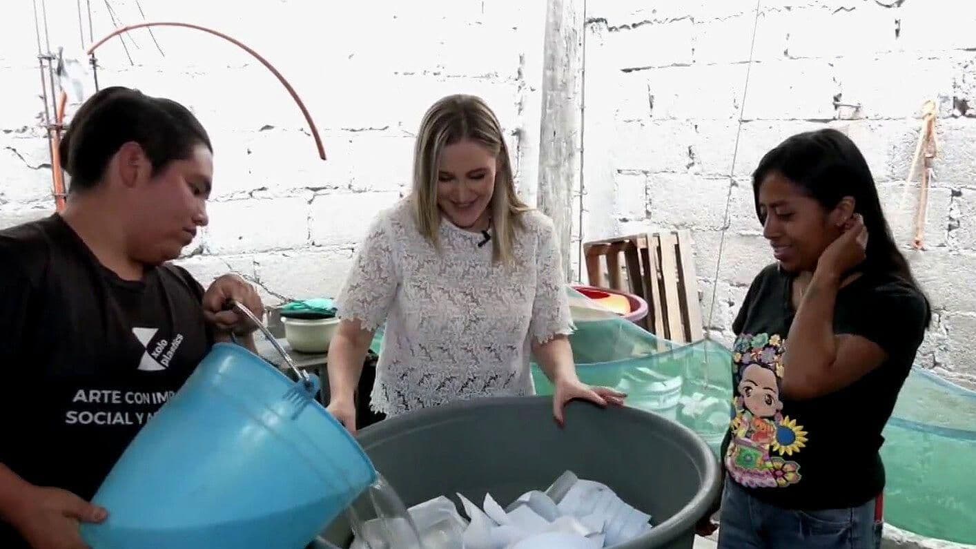 Taller de Reciclaje de Plástico Realiza Obras de Arte en Malinalco