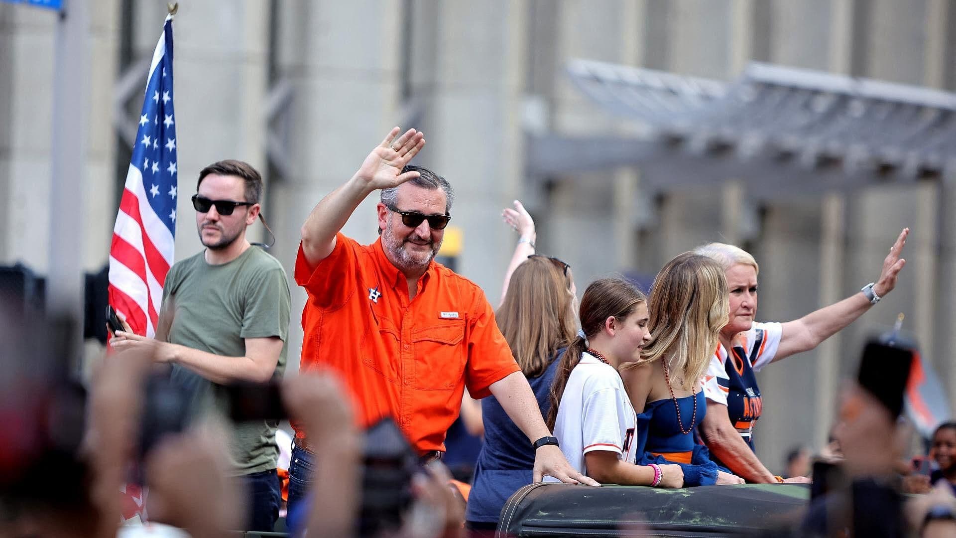 Abuchean en Texas a Ted Cruz