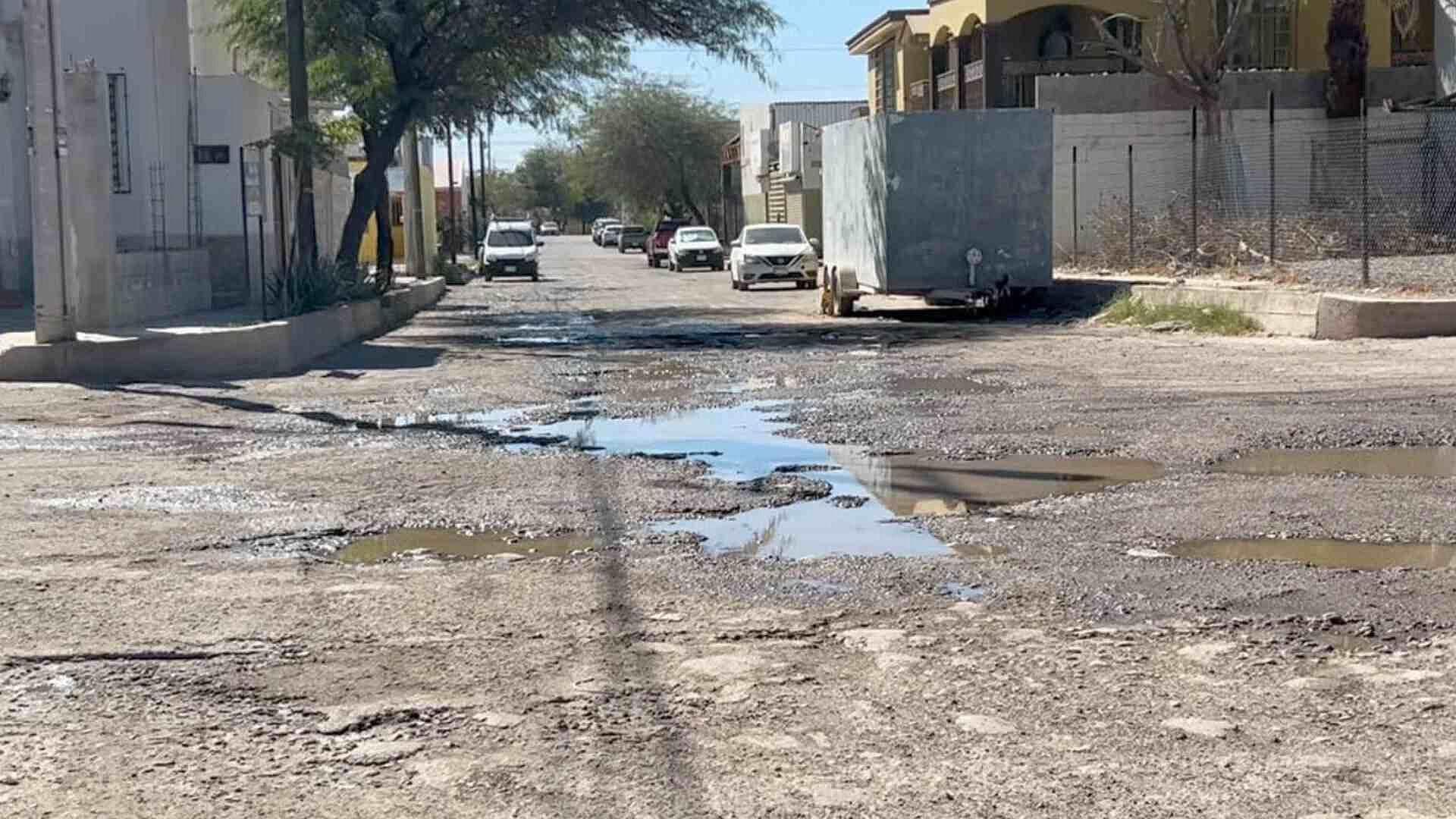 Vecinos de Colonias Misión, Misioneros y Camino Real Muestran Molestias por Fugas en Hermosillo