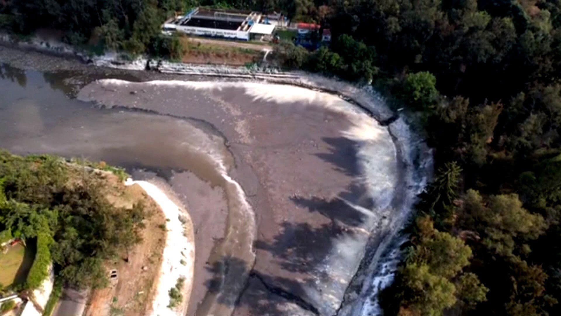 Así Se Ve Desde el Aire Presa "El Capulín": Llena de Basura y Foco de Infección en Edomex