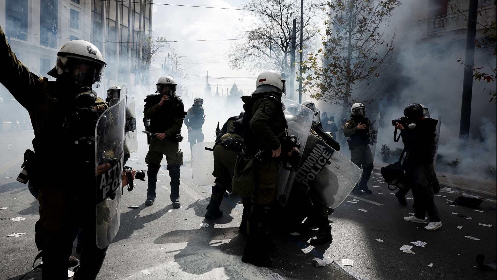 Se Registran Violentas Protestas en Atenas, Grecia