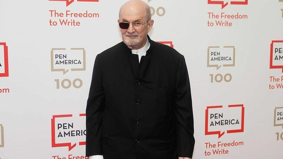 Reaparece el Escritor Salman Rushdie