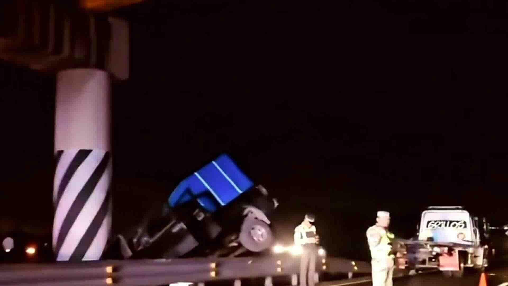 Accidente en la Carretera México-Pirámides Provoca Movilización de Equipos de Emergencia