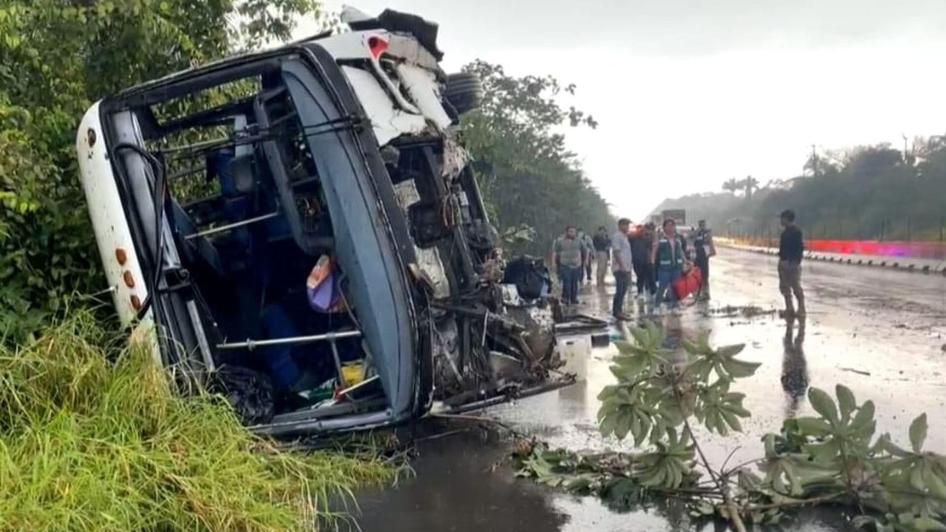 Accidente de Autobús Deja Un Muerto y Siete Lesionados en la Carretera Jáltipan-Acayucan