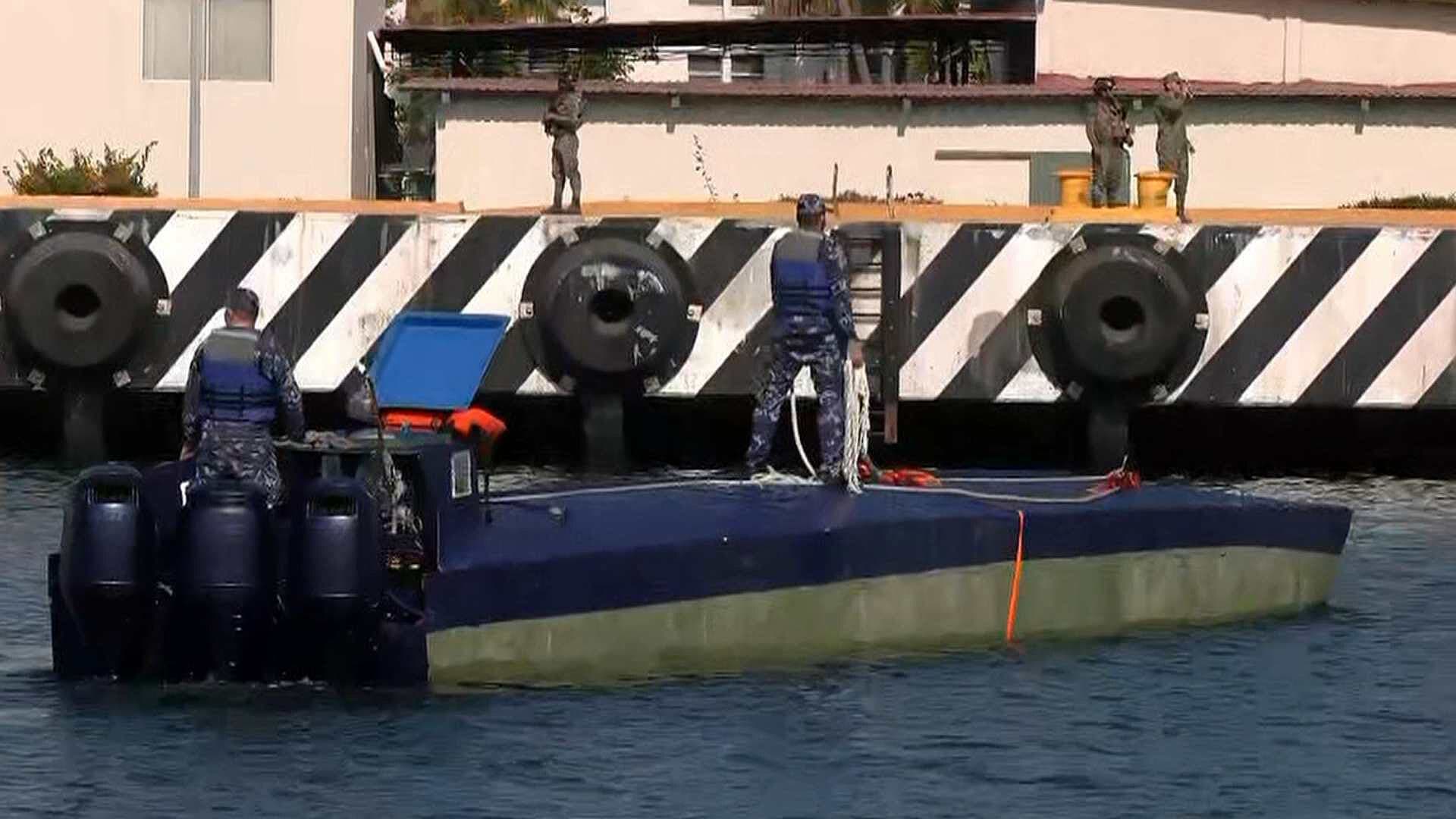 Así Fue el Arribo del Semisumergible Asegurado por la Marina a la Escollera en Manzanillo