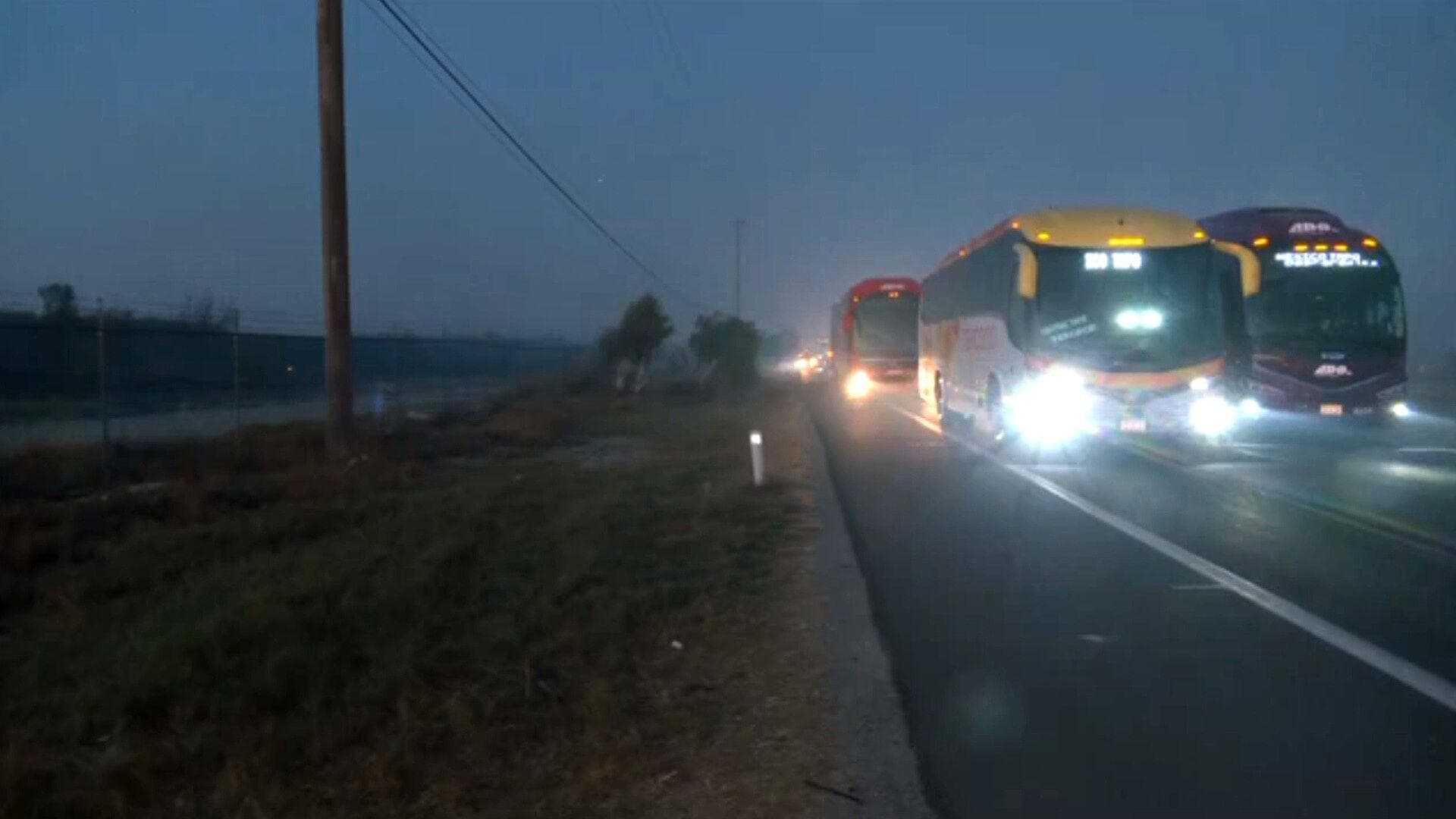 Incendio en la Peñón Texcoco: Después de Cuatro Horas Controlan las Llamas en Inmediaciones del Lago