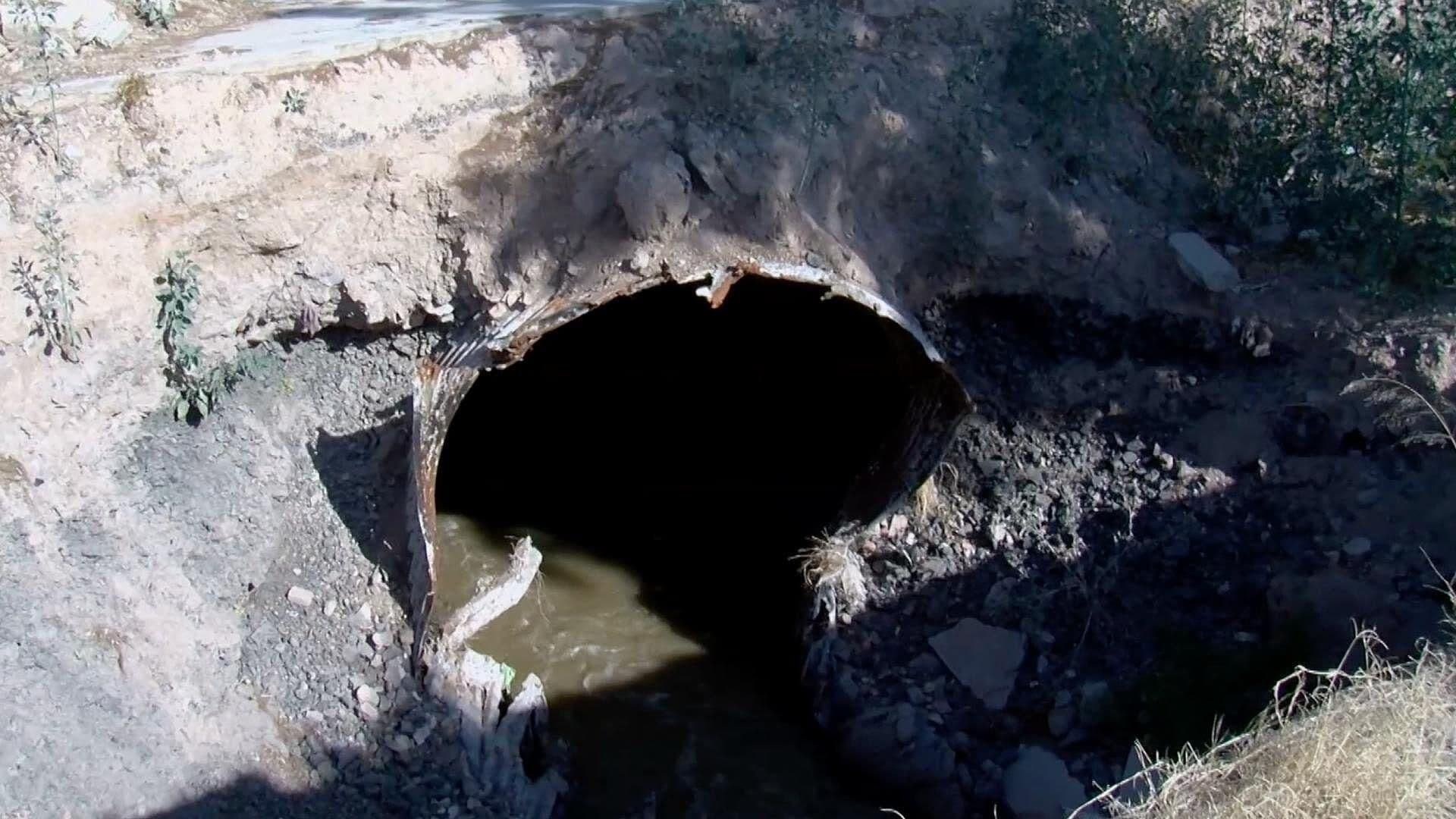 Reportan Megasocavón en la Colonia Ojo de Agua; No lo Reparan Desde 2024