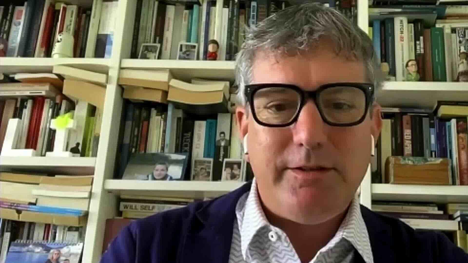 Santiago Roncagliolo Habla Sobre el Impacto de Mario Vargas Llosa en la Literatura Hispana