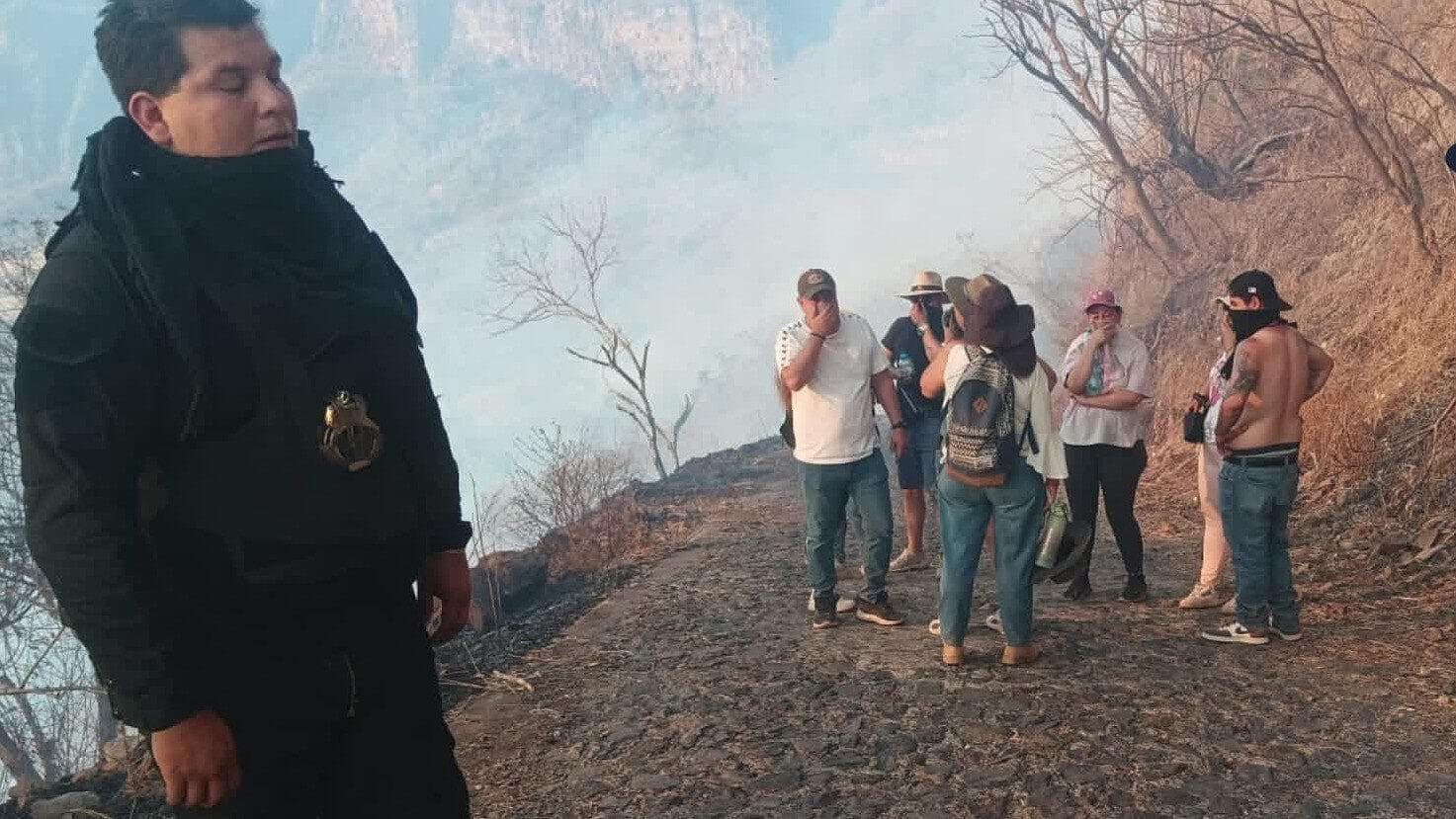 Familia de 16 Turistas Estuvo a Punto de Morir Calcinada en Barranca de Acatic, Jalisco
