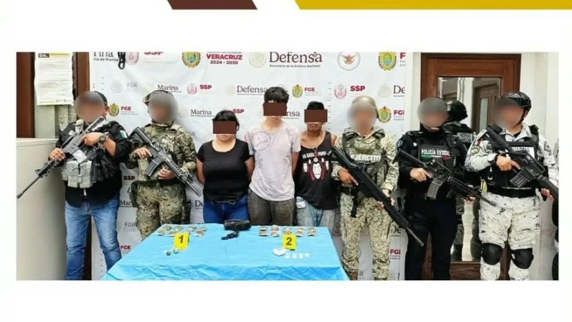 Detienen en Flagrancia a Dos Hombres y una Mujer Durante Cateo en Potrero Viejo, Veracruz