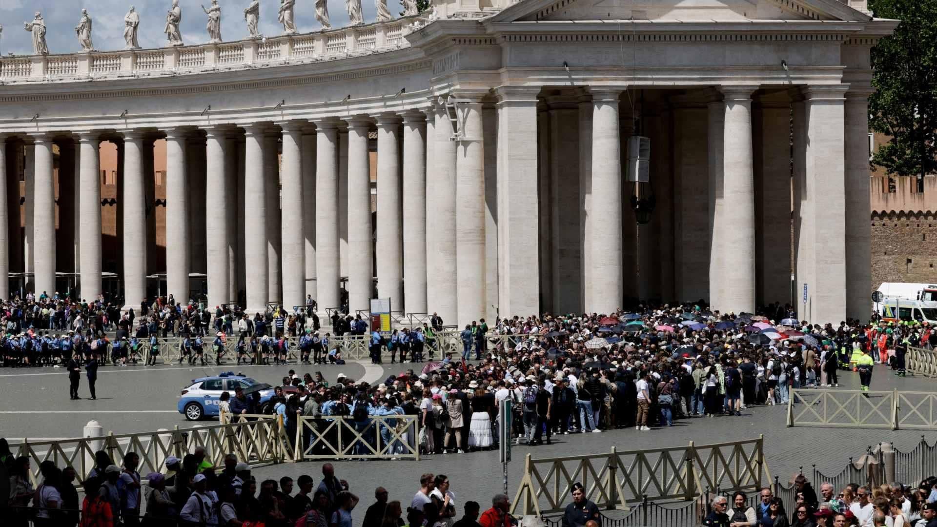 Al Menos 150 Mil Fieles Han Pasado a Despedir al Papa Francisco en Basílica de San Pedro
