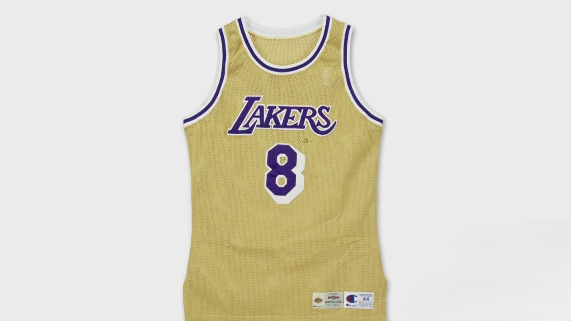 Kobe Bryant: Esta es la Valiosa Camiseta del Basquetbolista Subastada en Millones de Dólares