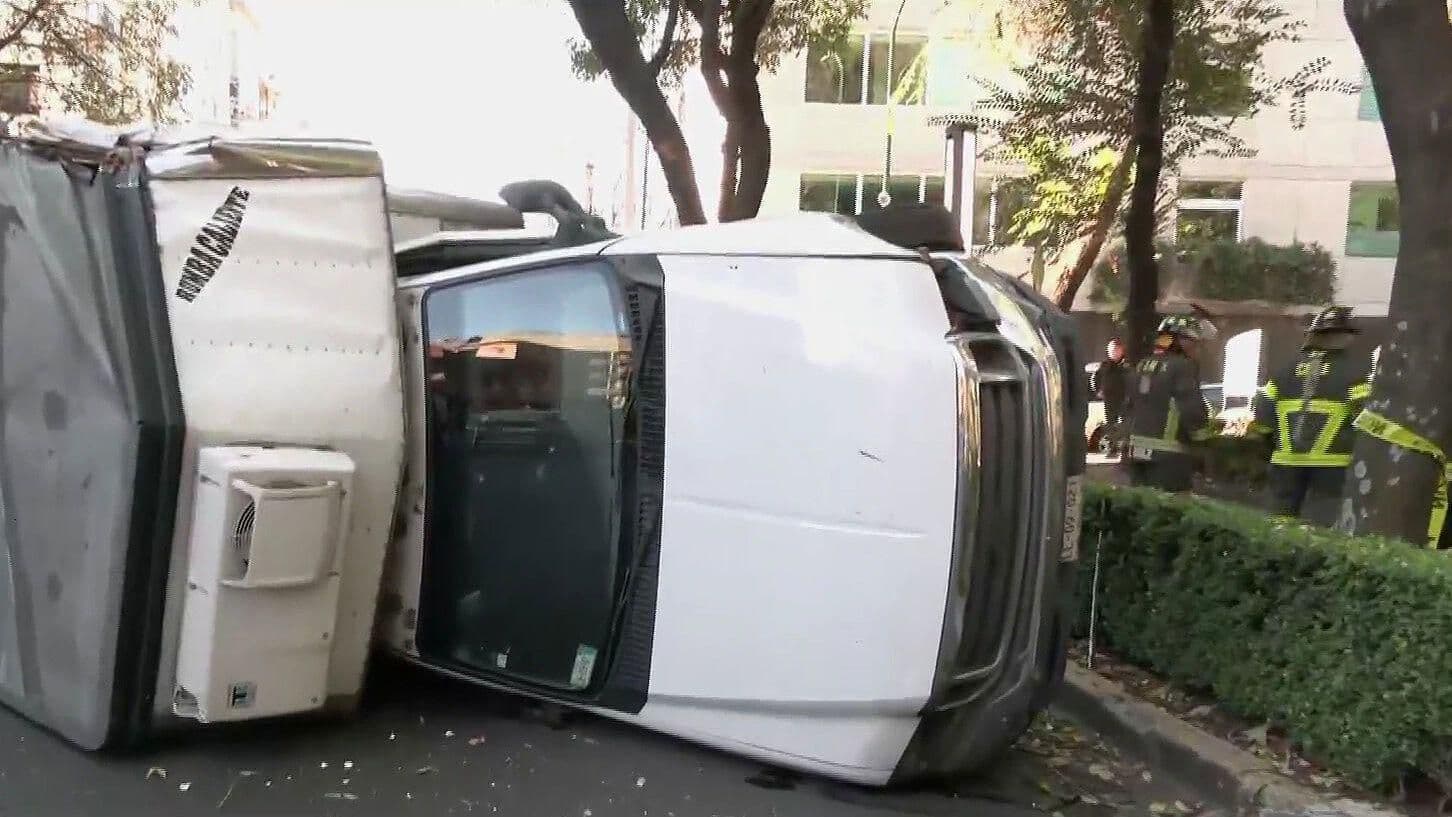 Vuelca Camión y Desata Caos Vial en Avenida Gabriel Mancera