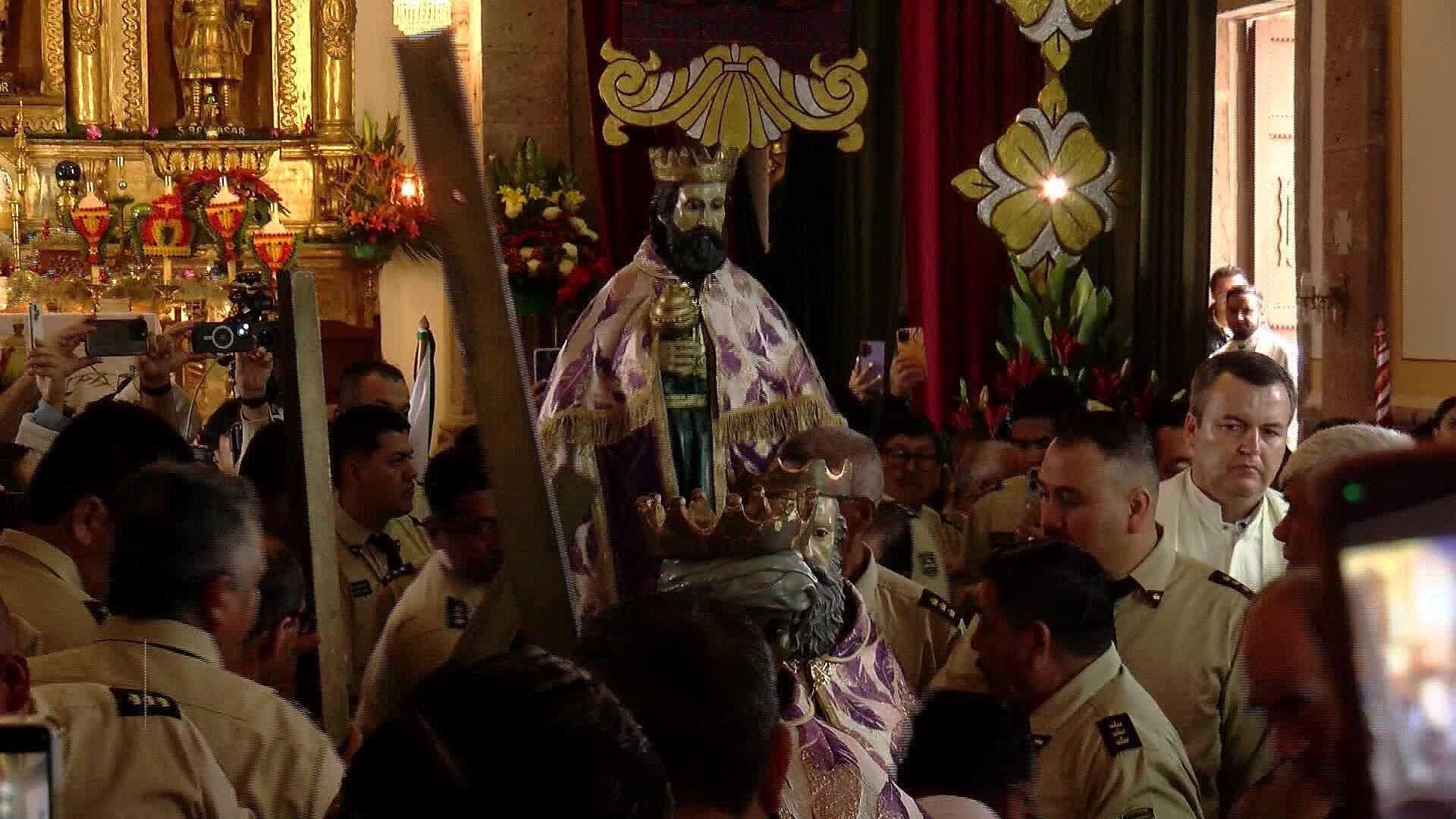 Los Santos Reyes Magos Realizan su Tradicional Recorrido en Cajititlán