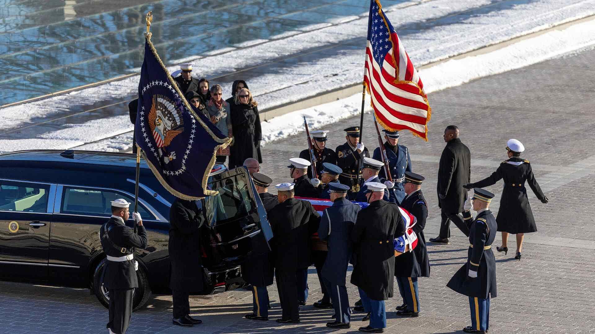 Obama, Biden y Trump Asisten a Ceremonia en Honor a Jimmy Carter