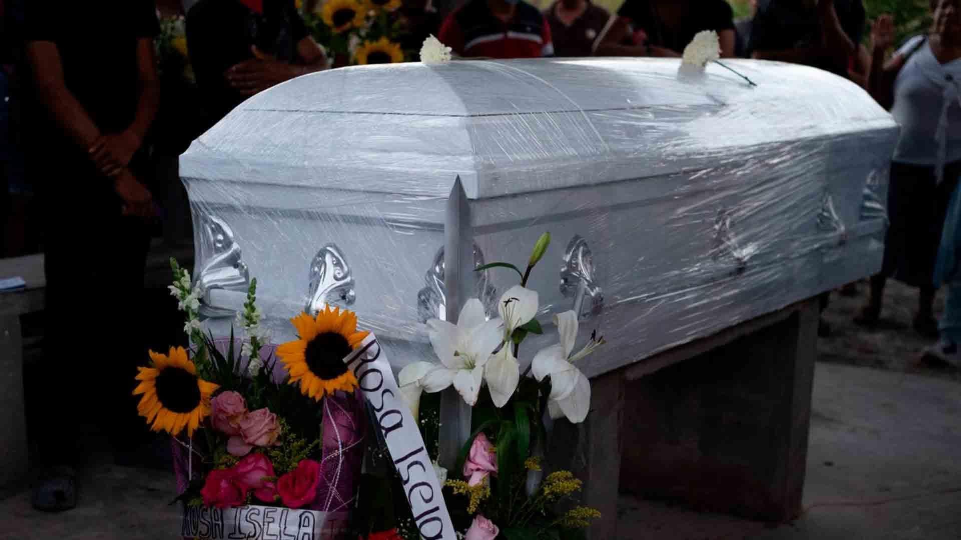 Hija de Rosa Isela es Entregada al Padre