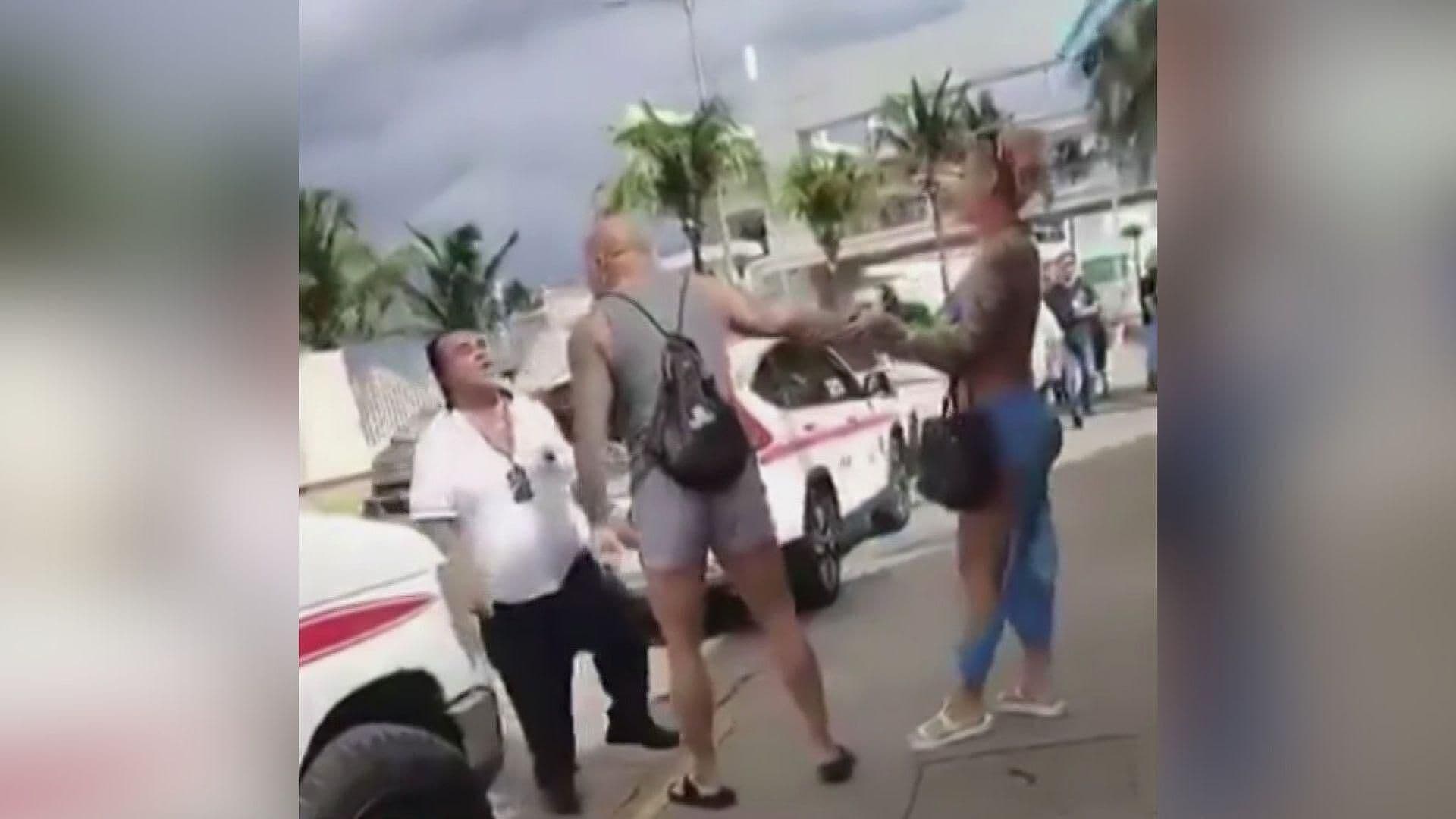 VIDEO: Turistas Extranjeros Denuncian a Taxistas de Cozumel por Cobro Excesivo