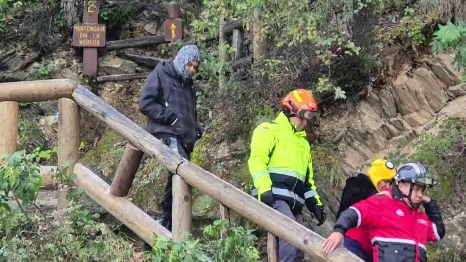 Cae Mujer y Sufre Lesión de Tobillo en Chipinque