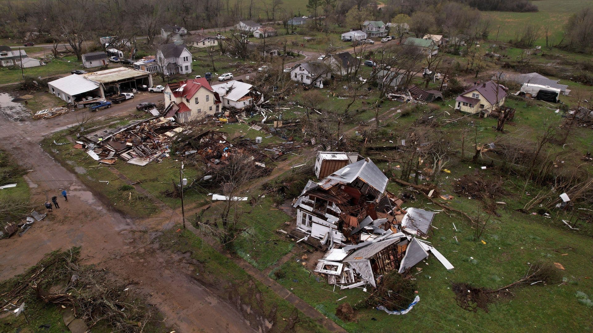 Tornado Deja 5 Muertos en Missouri, EUA