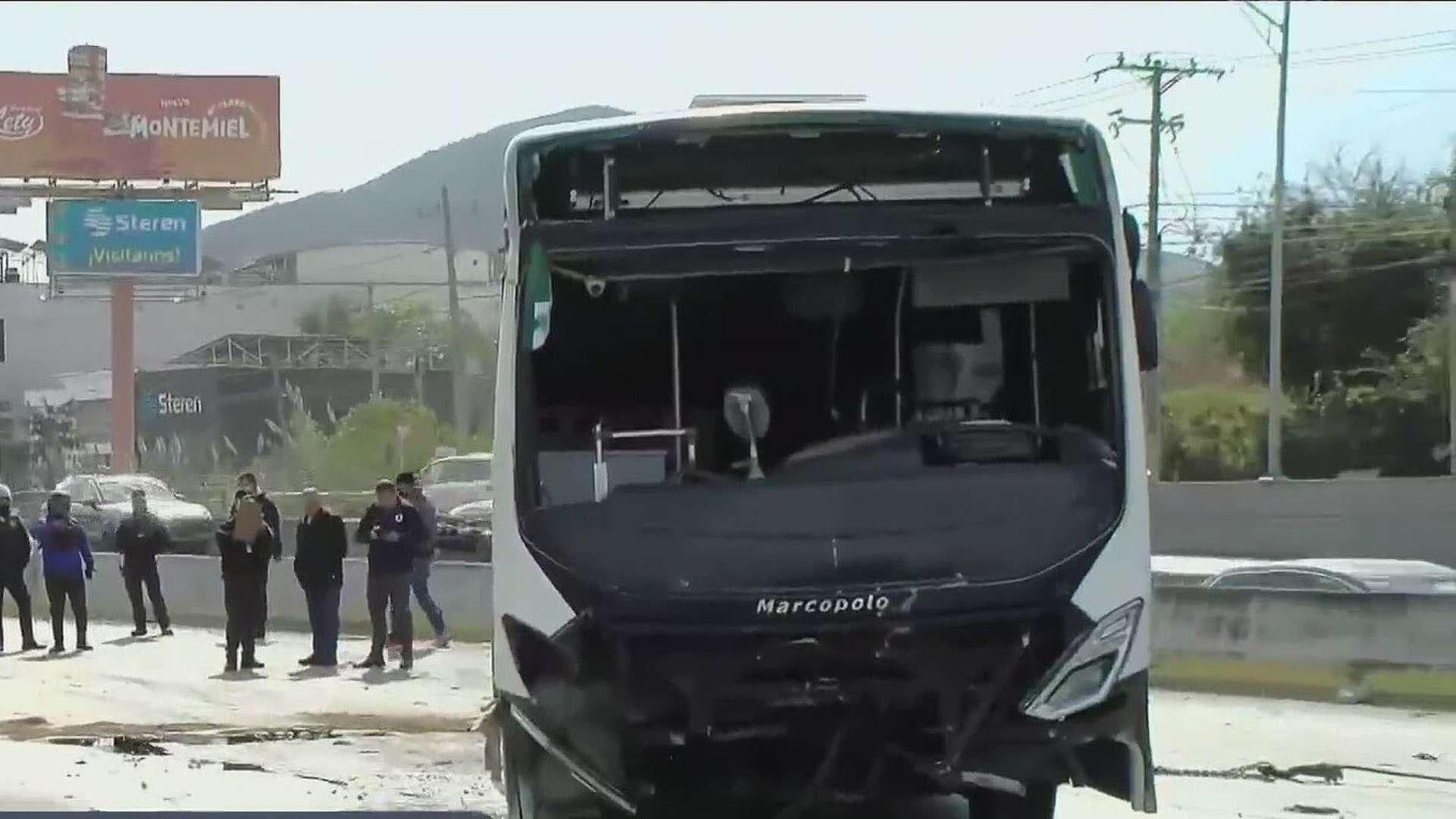 Vuelca Camión de la Ruta 30 en Garza Sada; Hay 3 Lesionados