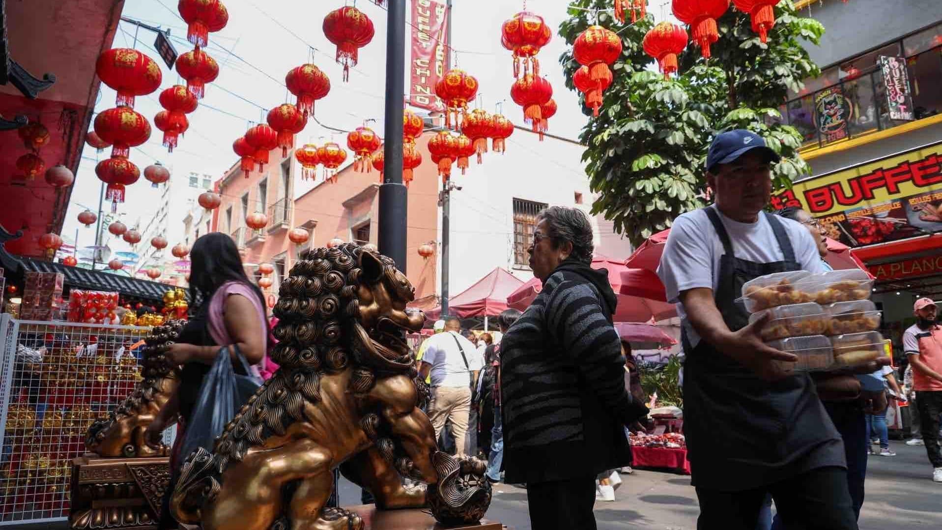 Capitalinos Celebran el Año Nuevo en el Barrio Chino de la Ciudad de México