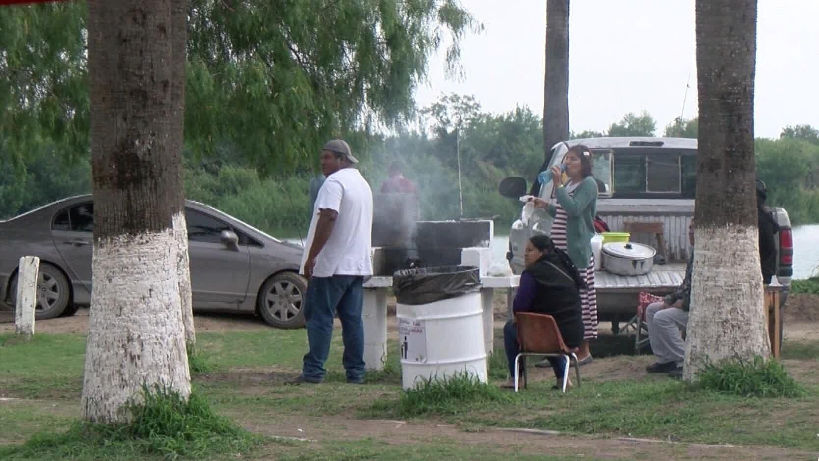 Familias de Reynosa Acudieron a La Playita en Domingo de Resurrección