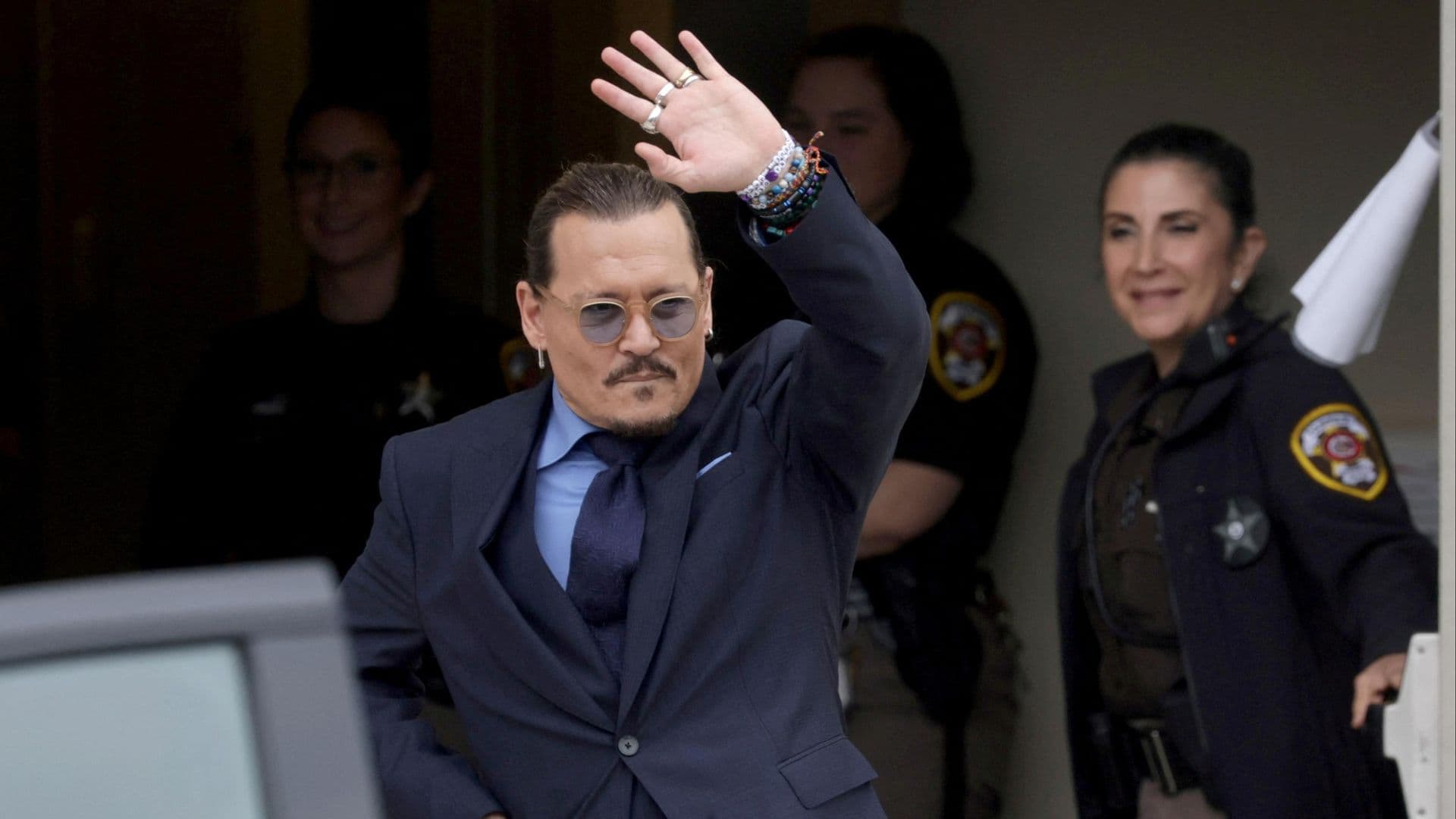 Johnny Depp Donará Dinero que le Pague Amber Heard