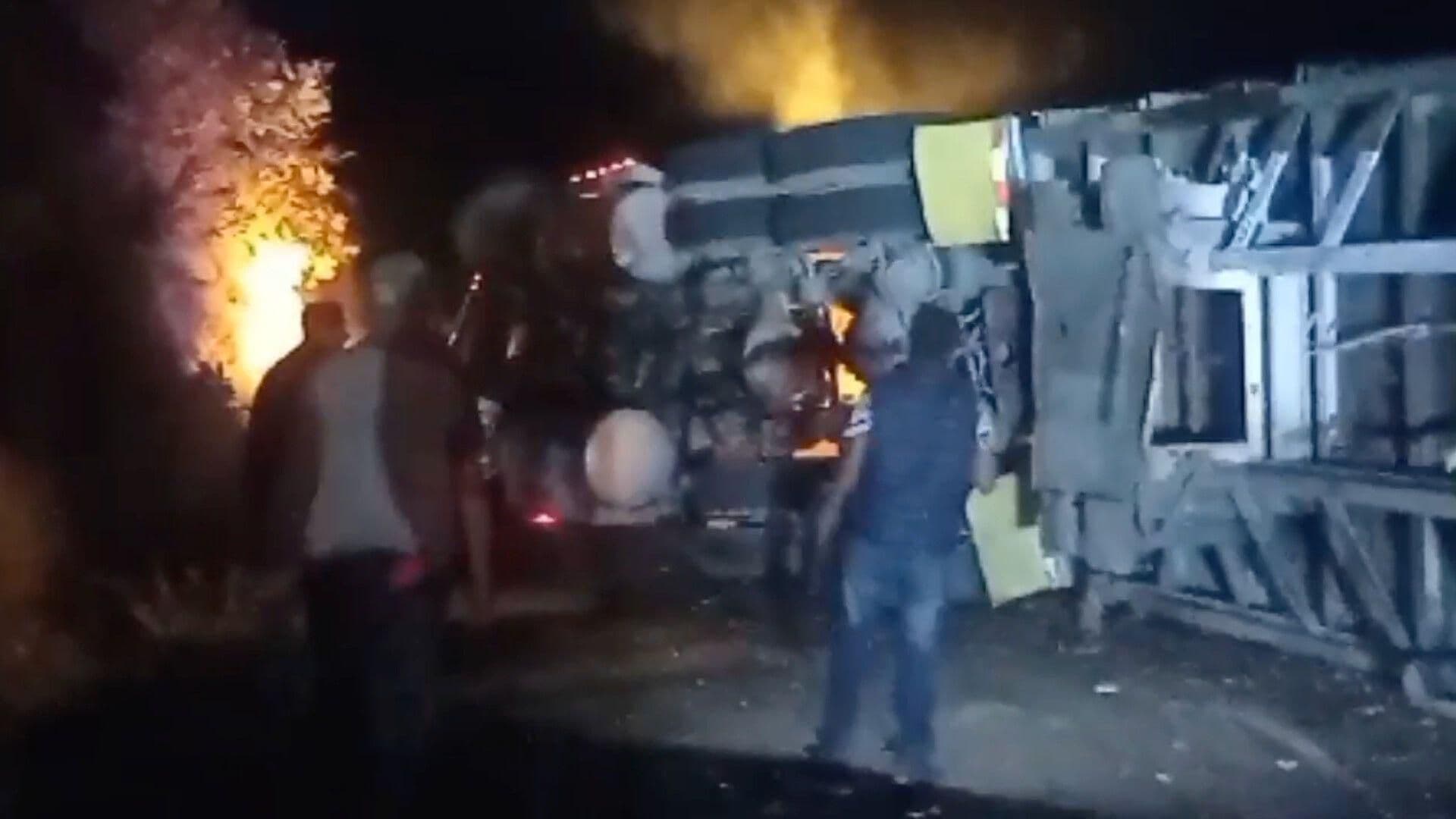 Volcadura de Tráiler en las Cumbres de Maltrata Deja Dos Lesionados