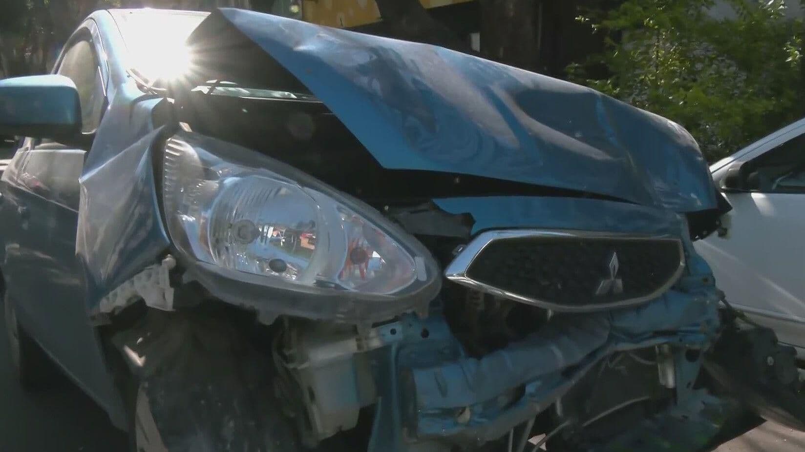 Accidente en CDMX: Vuelca Automóvil tras Choque en Roma Sur