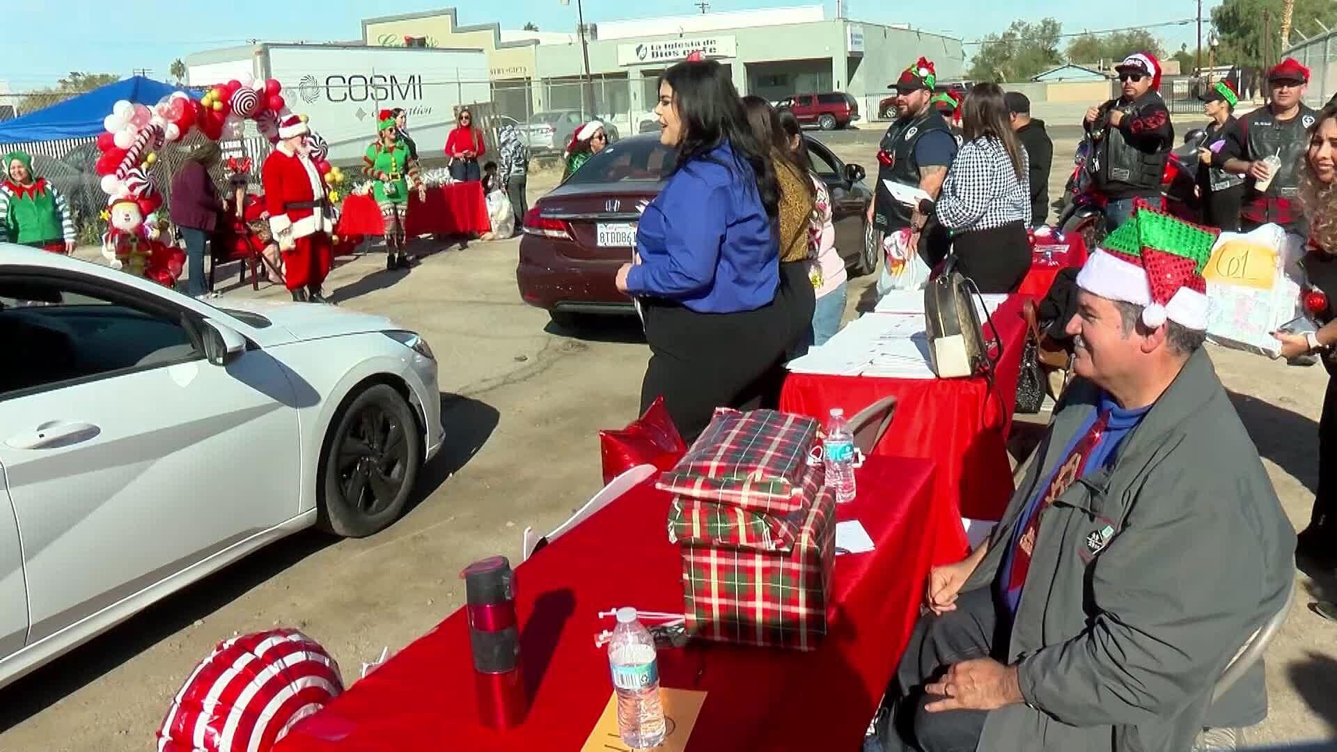 Santa Claus Llega a Valle Imperial con Regalos para Niños
