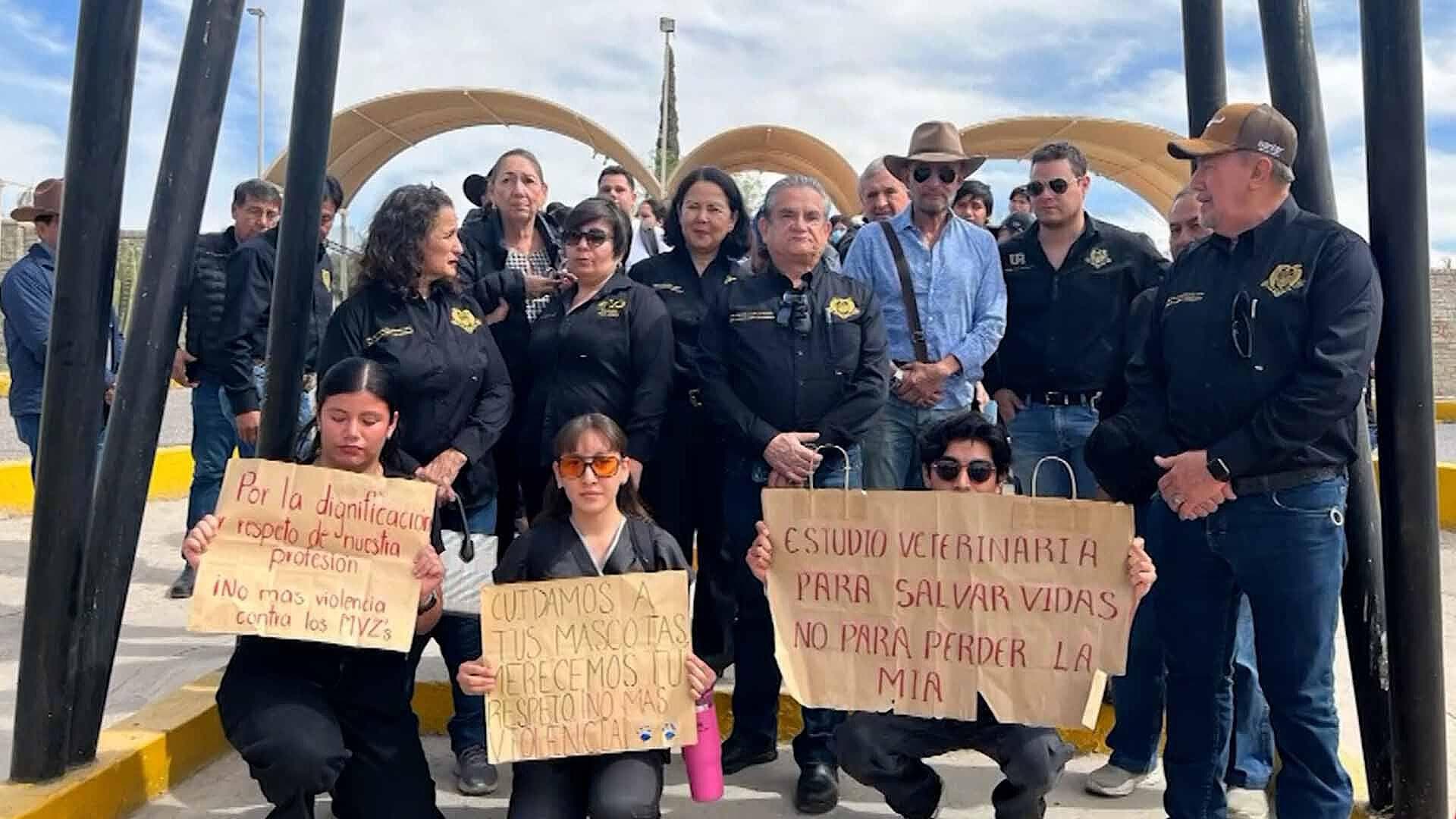 Veterinarias en La Laguna se Unen al Paro Nacional por Asesinato de Héctor Hernández