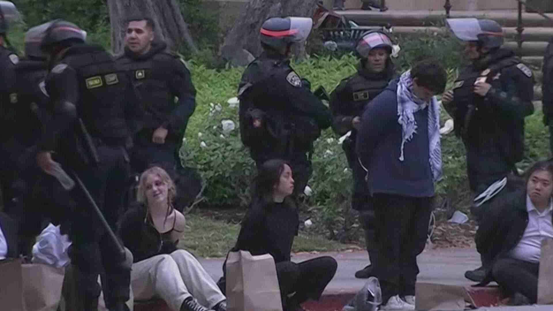 Desmantelan Campamento en la UCLA: Así Fueron las Detenciones