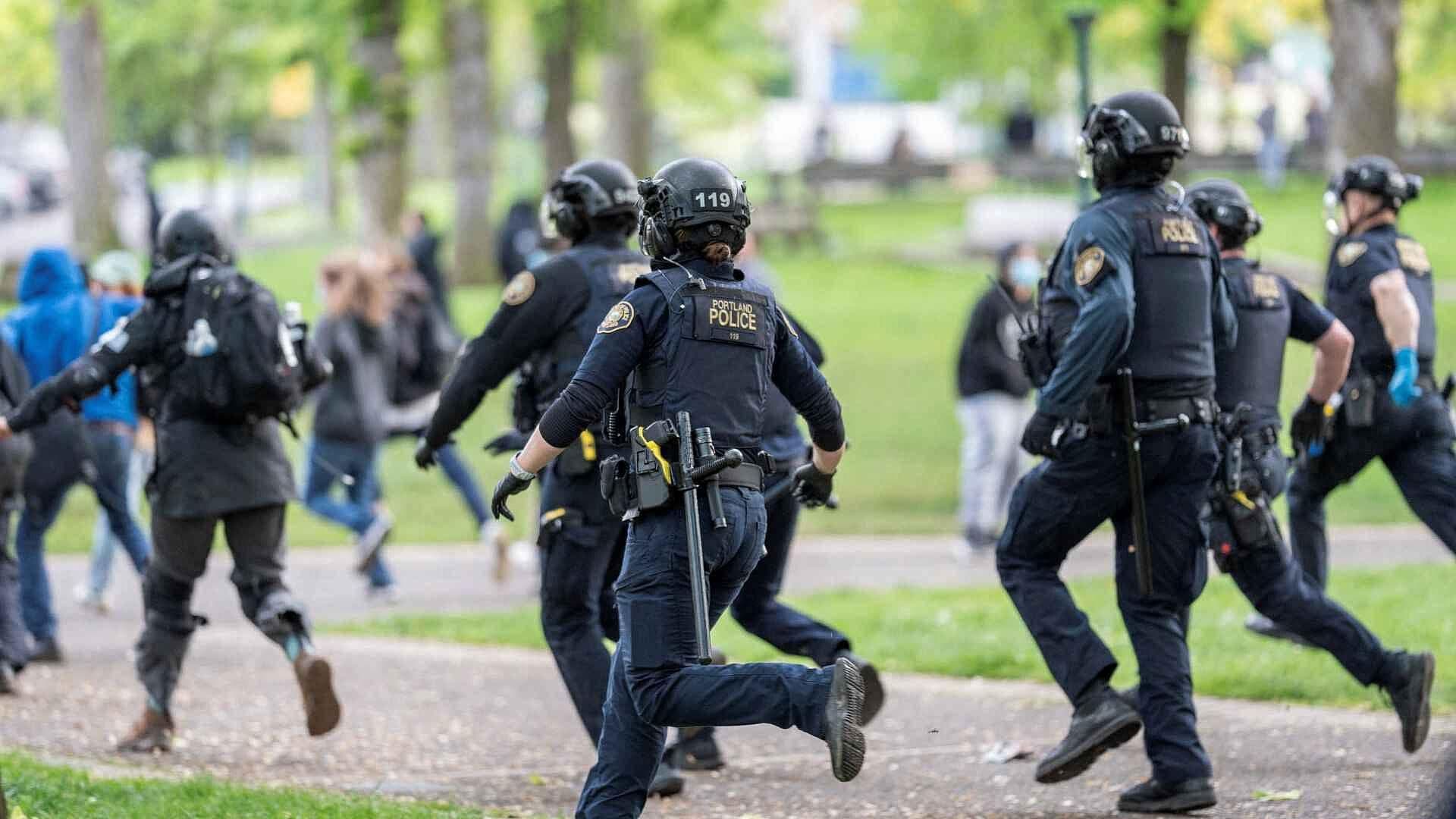 Estudiantes Pro-Palestina de Universidad de Portland Se Atrincheran en Biblioteca