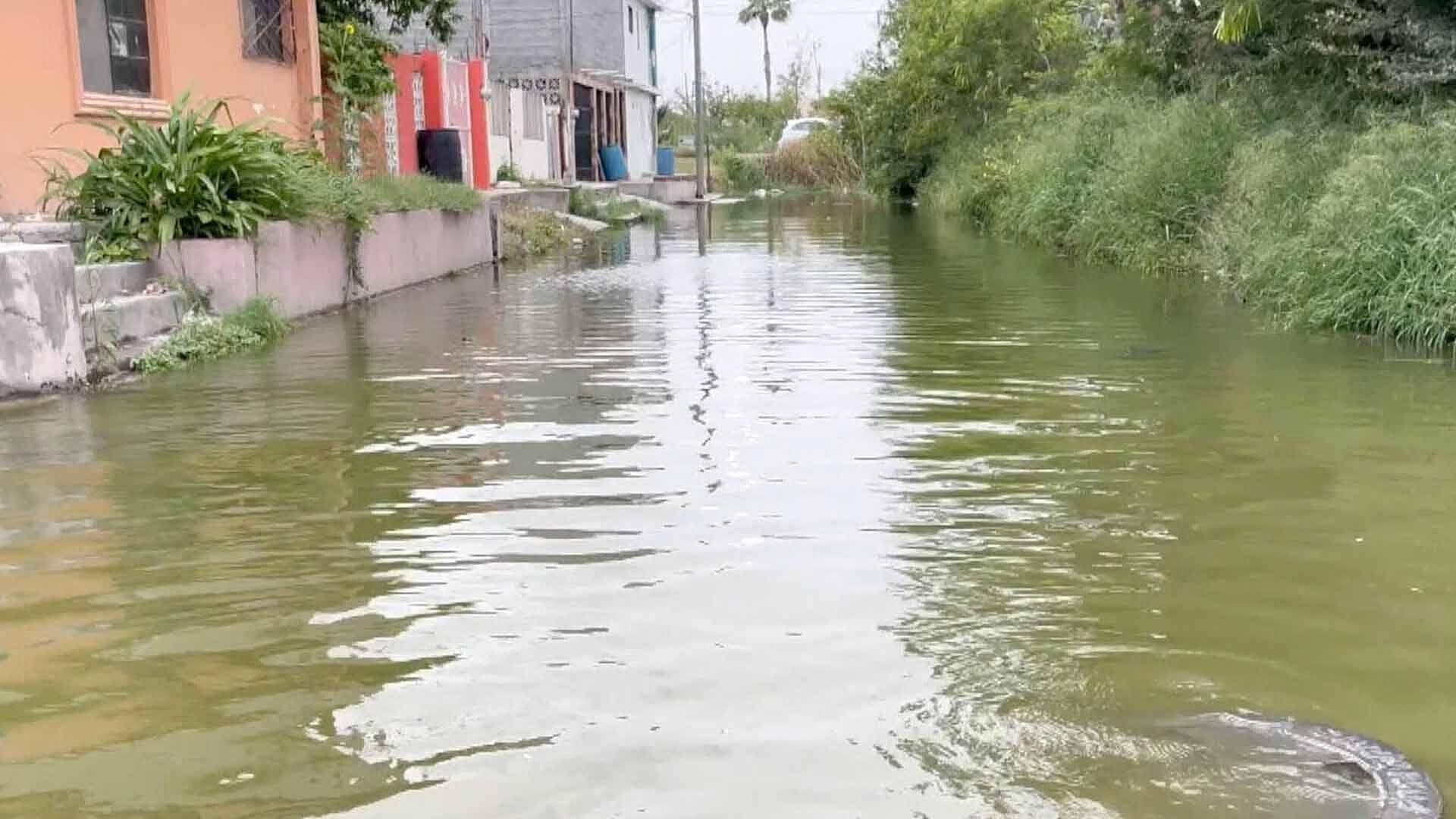 Desbordamiento del Canal Rodhe Afecta a Residentes de Loma Alta