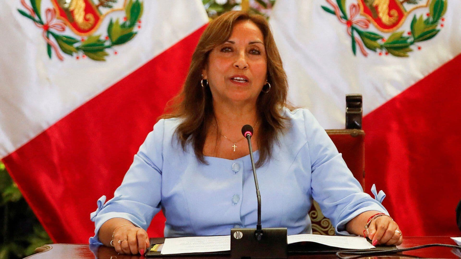 Dina Boluarte Invita a Felipe Calderón a Reunión del Pacífico