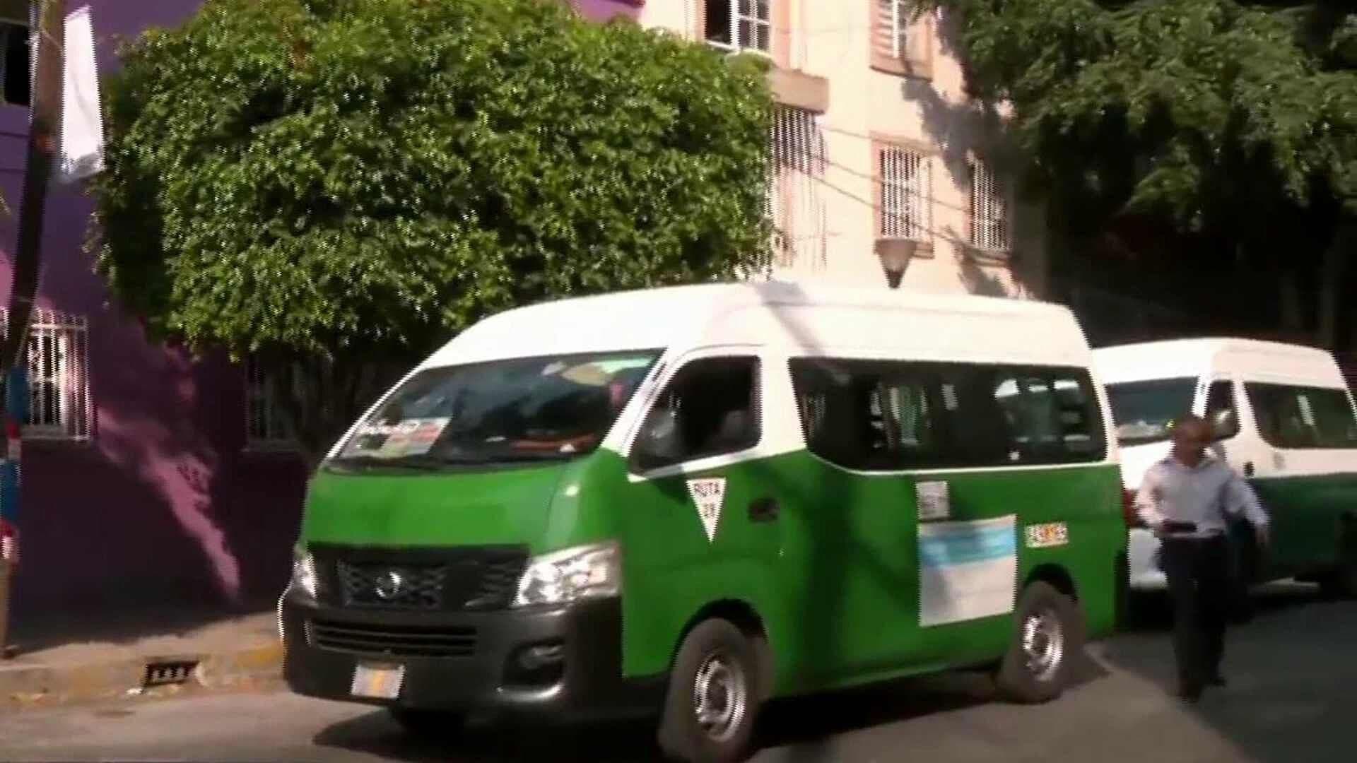 Tope Provoca Accidente entre Unidades de Transporte Público en la Colonia Anáhuac