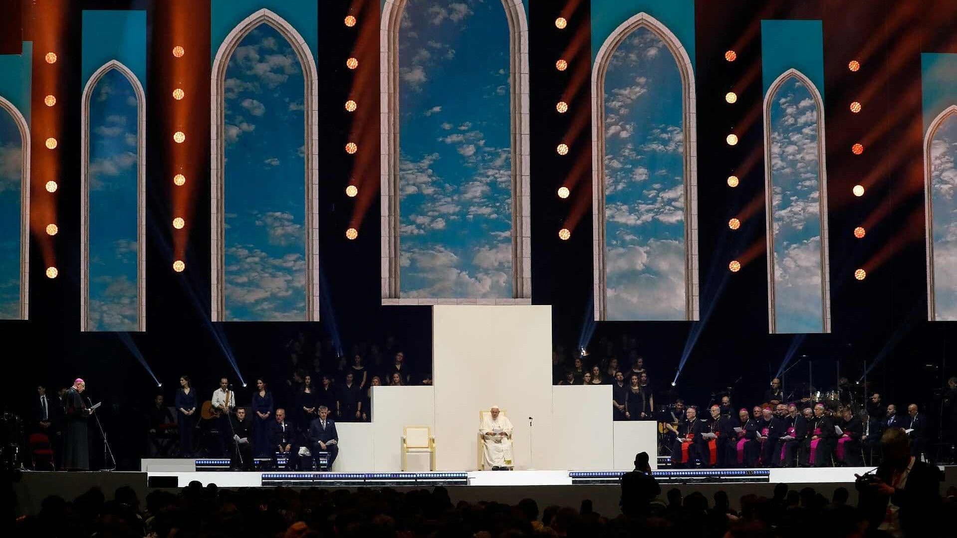 Papa Francisco se Reúne con Jóvenes en Budapest