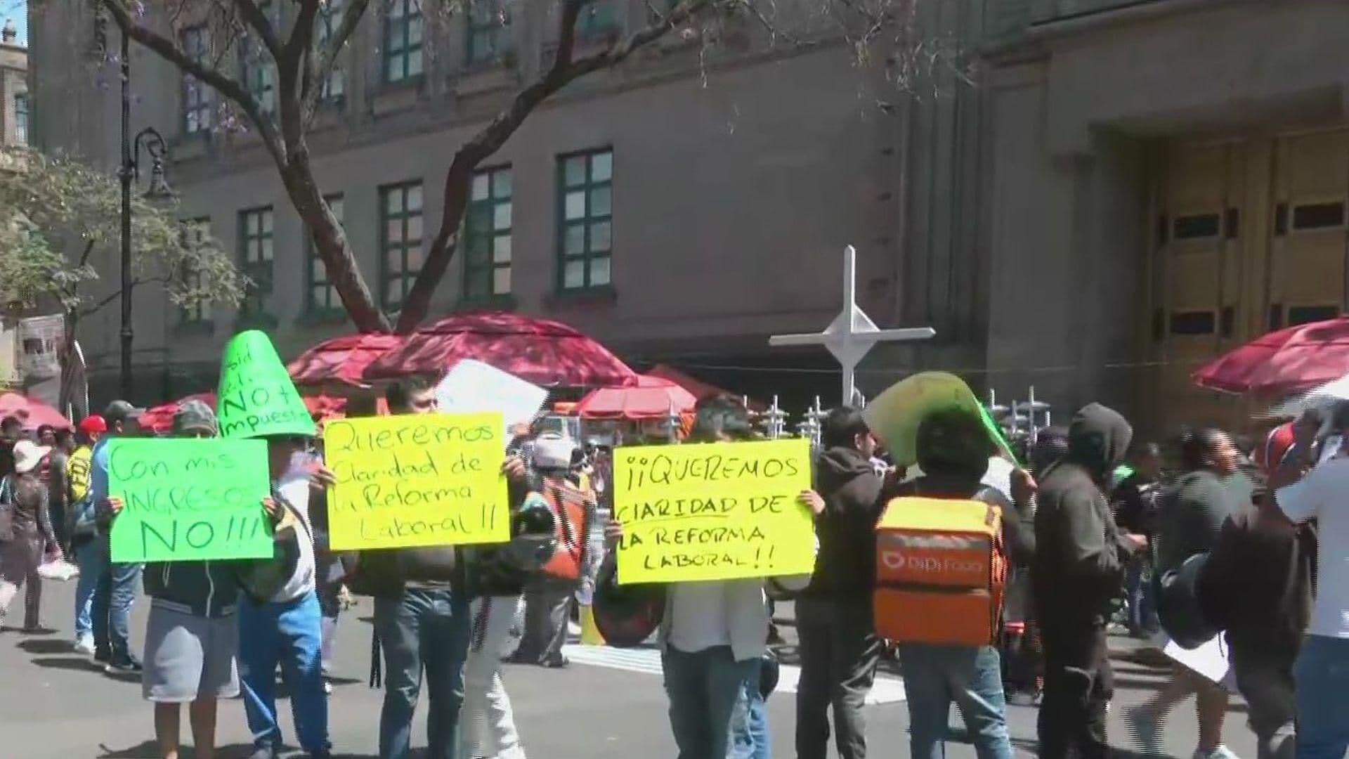 Repartidores por Aplicación se Manifiestan Frente a la SCJN, en la CDMX