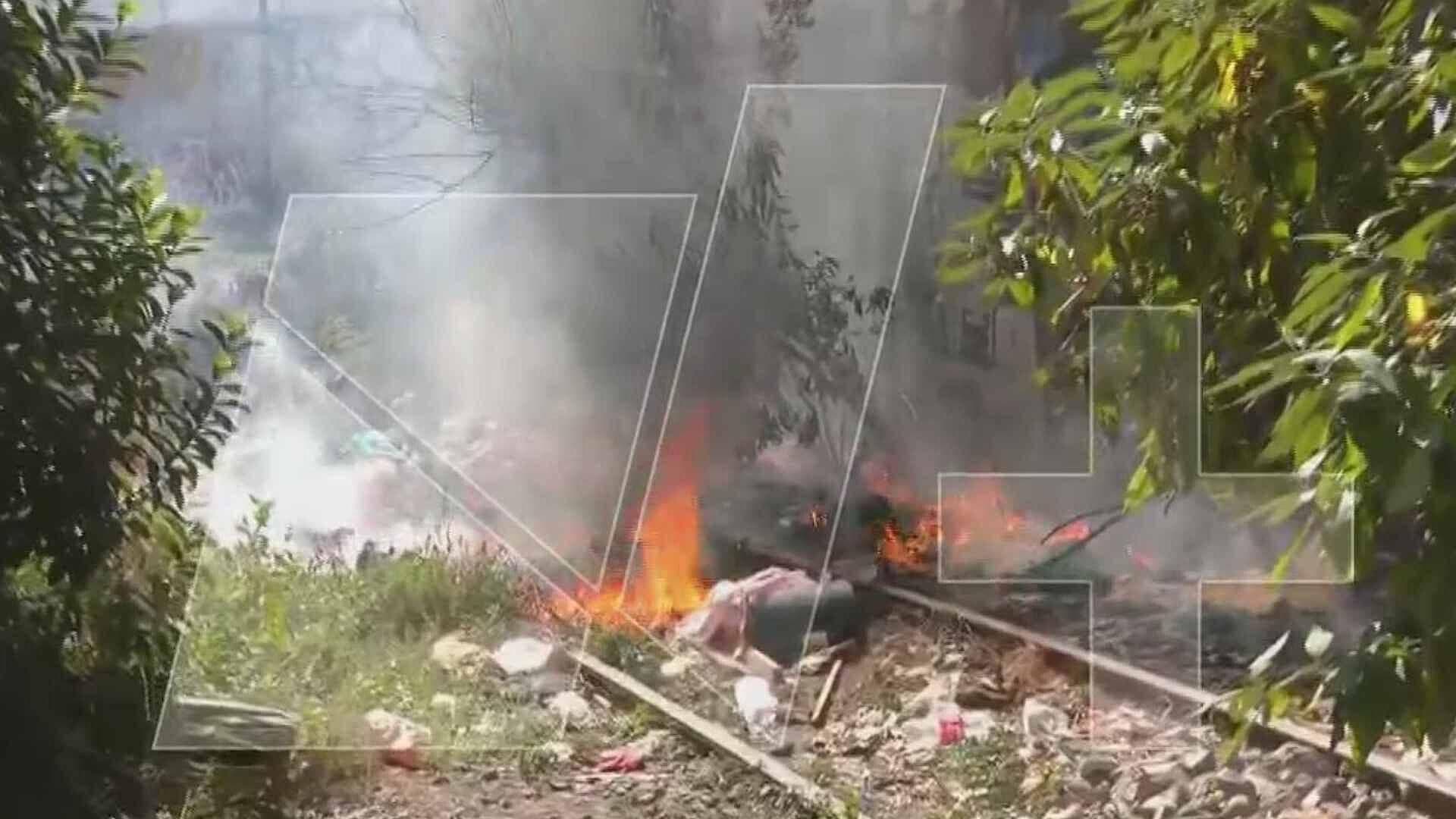 Policías Combaten Incendio de Basura en la Colonia Atlampa, CDMX