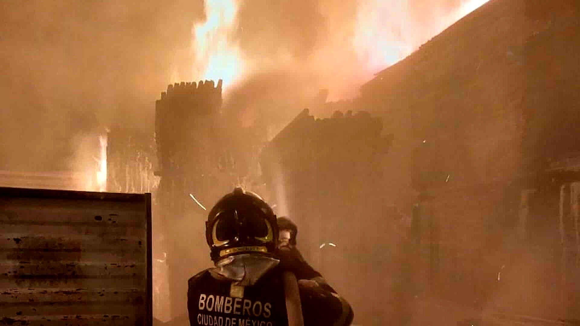 Carga Vehicular en la México-Cuernavaca por Incendio en San Andrés Totoltepec