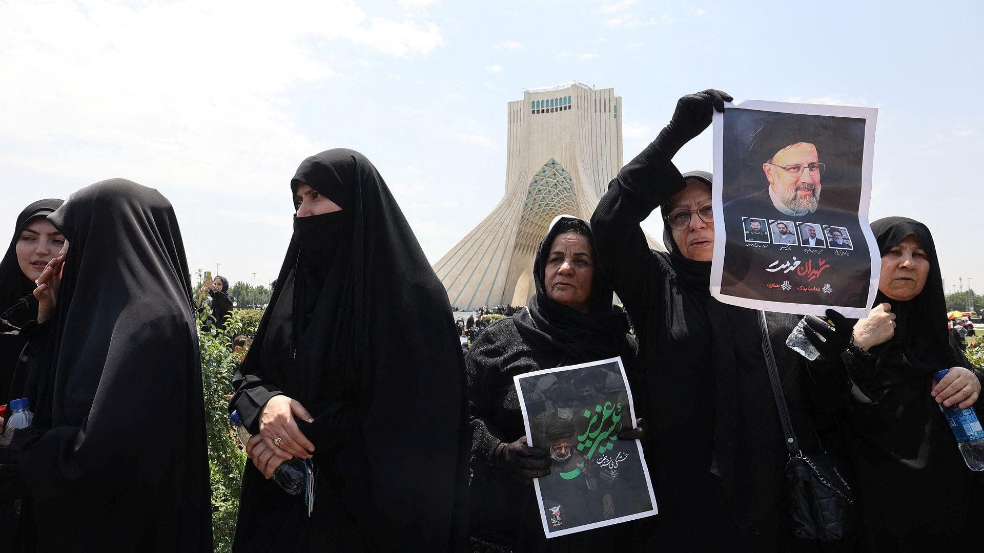 Así Fue el Funeral del Presidente Ebrahim Raisi en Teherán