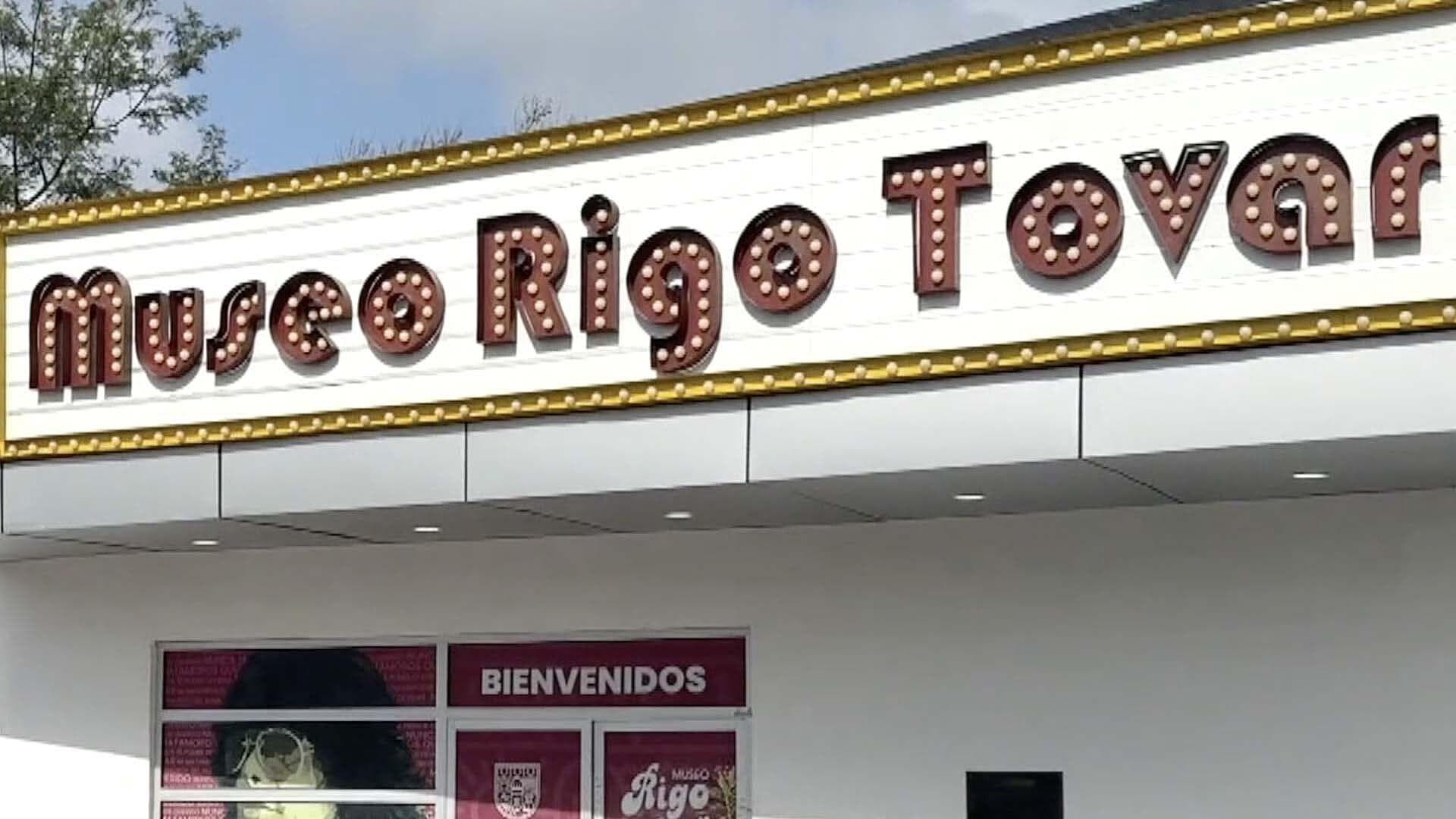 Reubican la Estatua de Rigo Tovar en Museo del Cantante