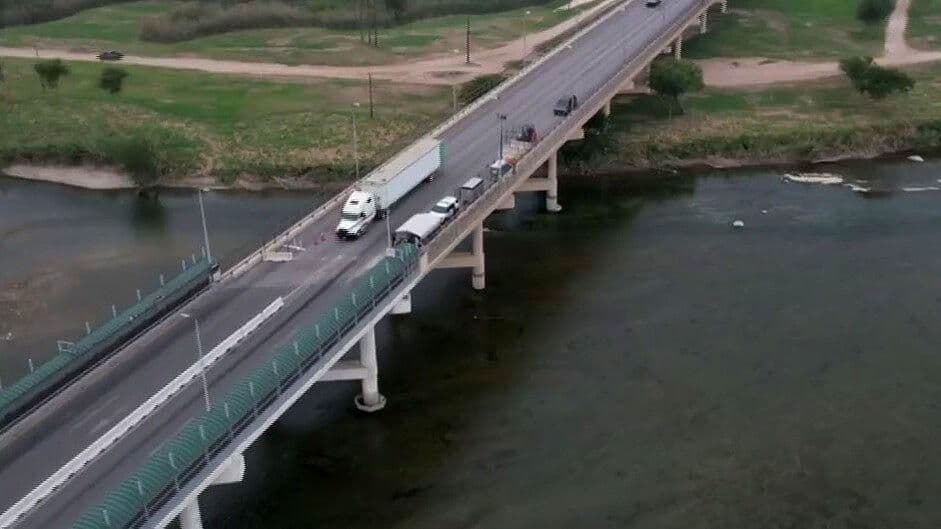 Opera de Manera Normal el Puente Internacional en Ciudad Acuña